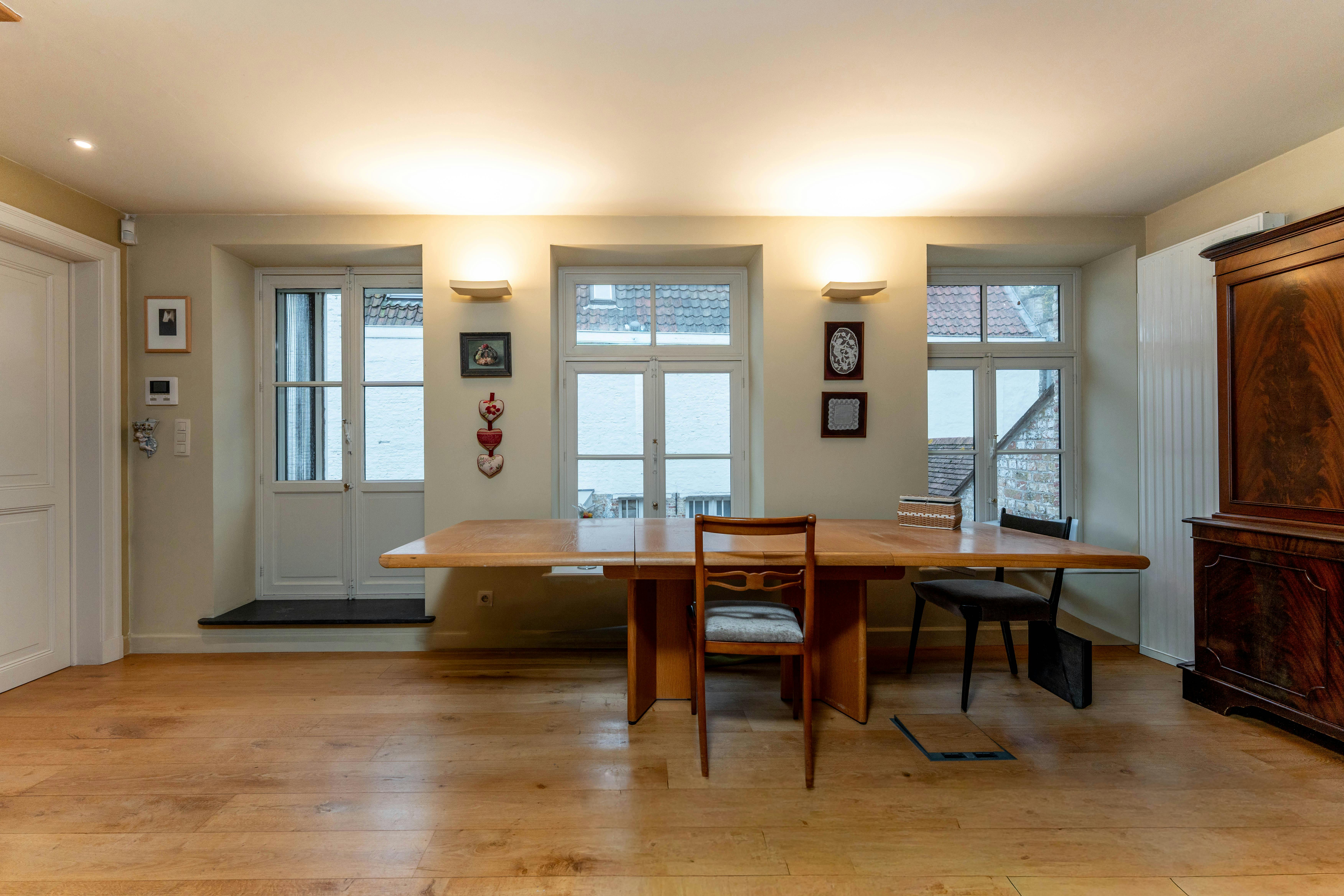 Charmant, instapklare herenhuis op toplocatie in Brugge foto 14