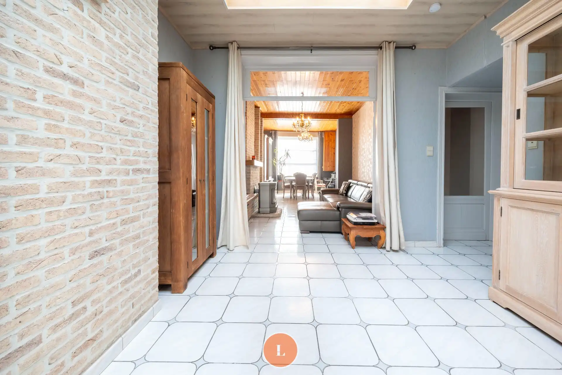 Op te frissen woning met 4 slaapkamers en tuin in Menen foto 2