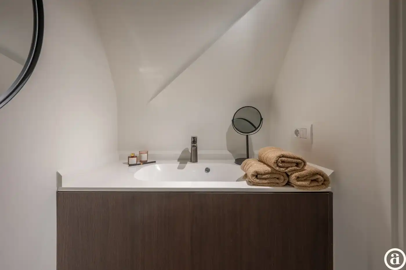 Stijlvol gerenoveerd appartement nabij het Dominicanenkerkje. foto 15