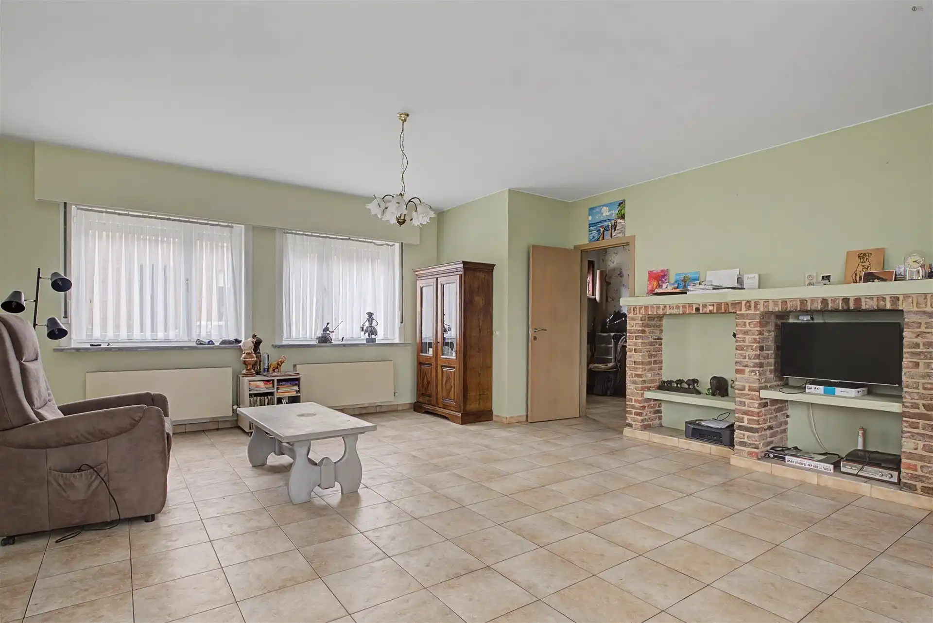 Half open bebouwing met een uitstekende basis foto 7