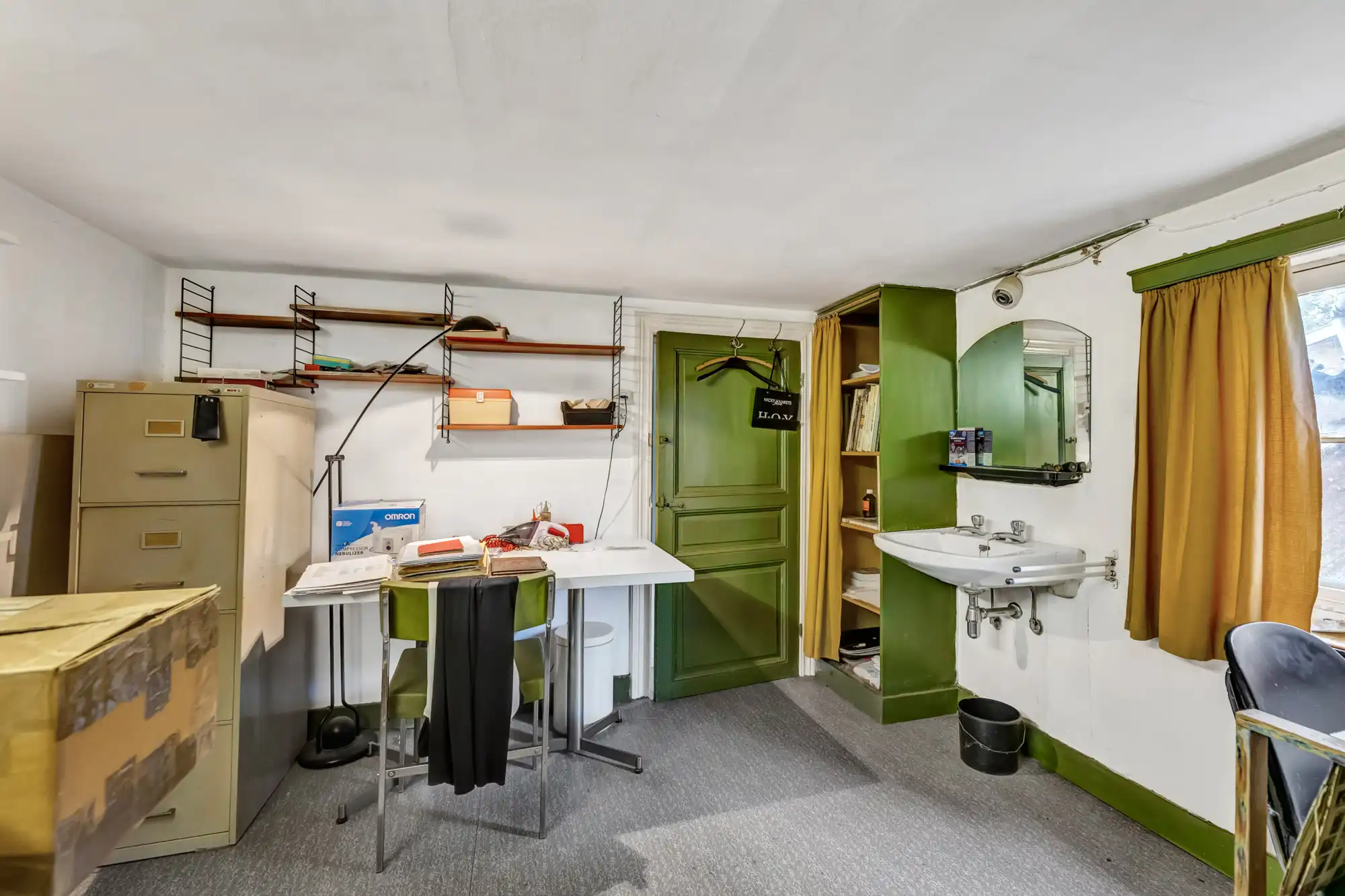 Te renoveren woning met extra entiteit en garage foto 7