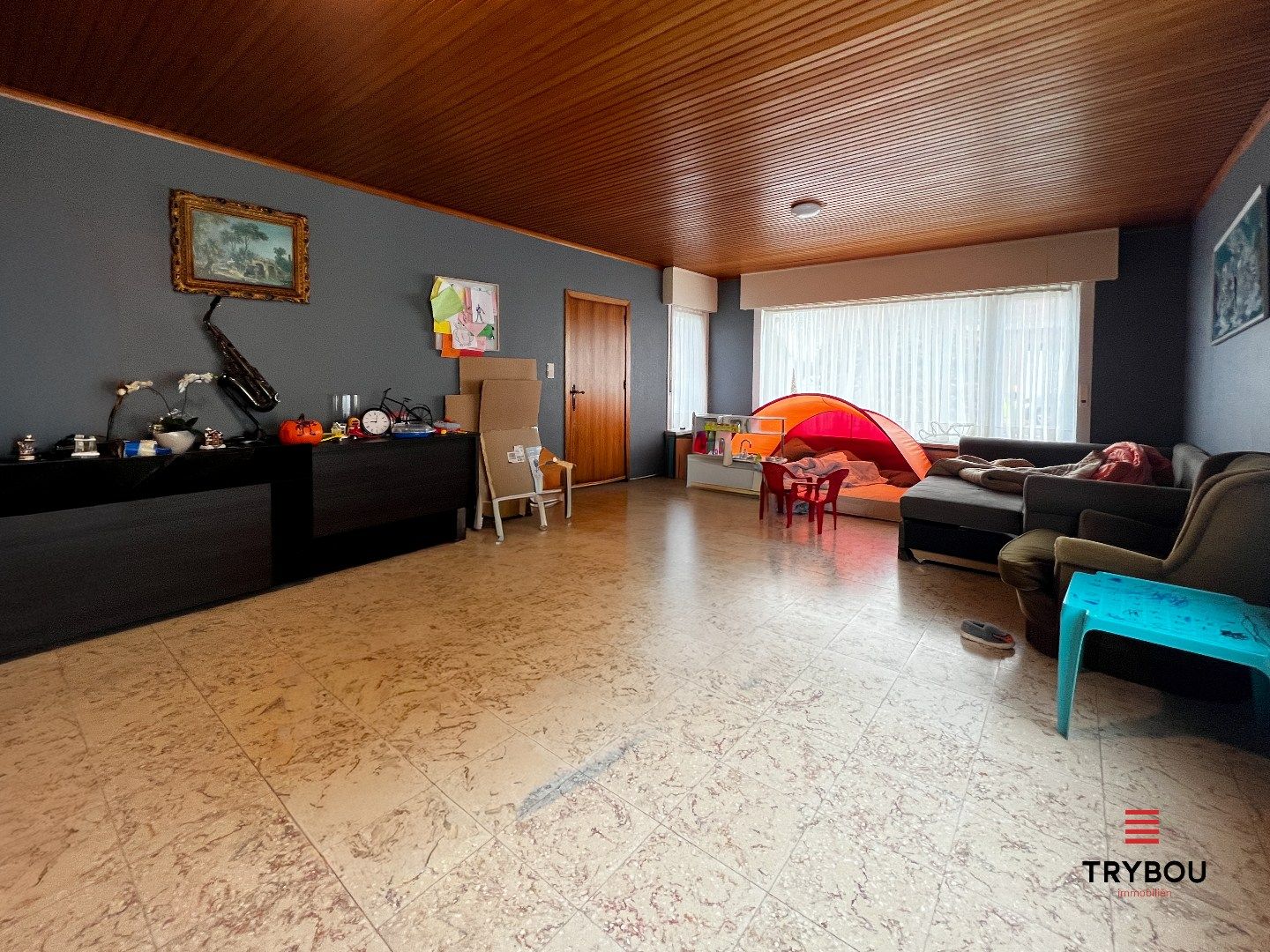 Ruime woning met garage, tuin en drie slaapkamers foto 2