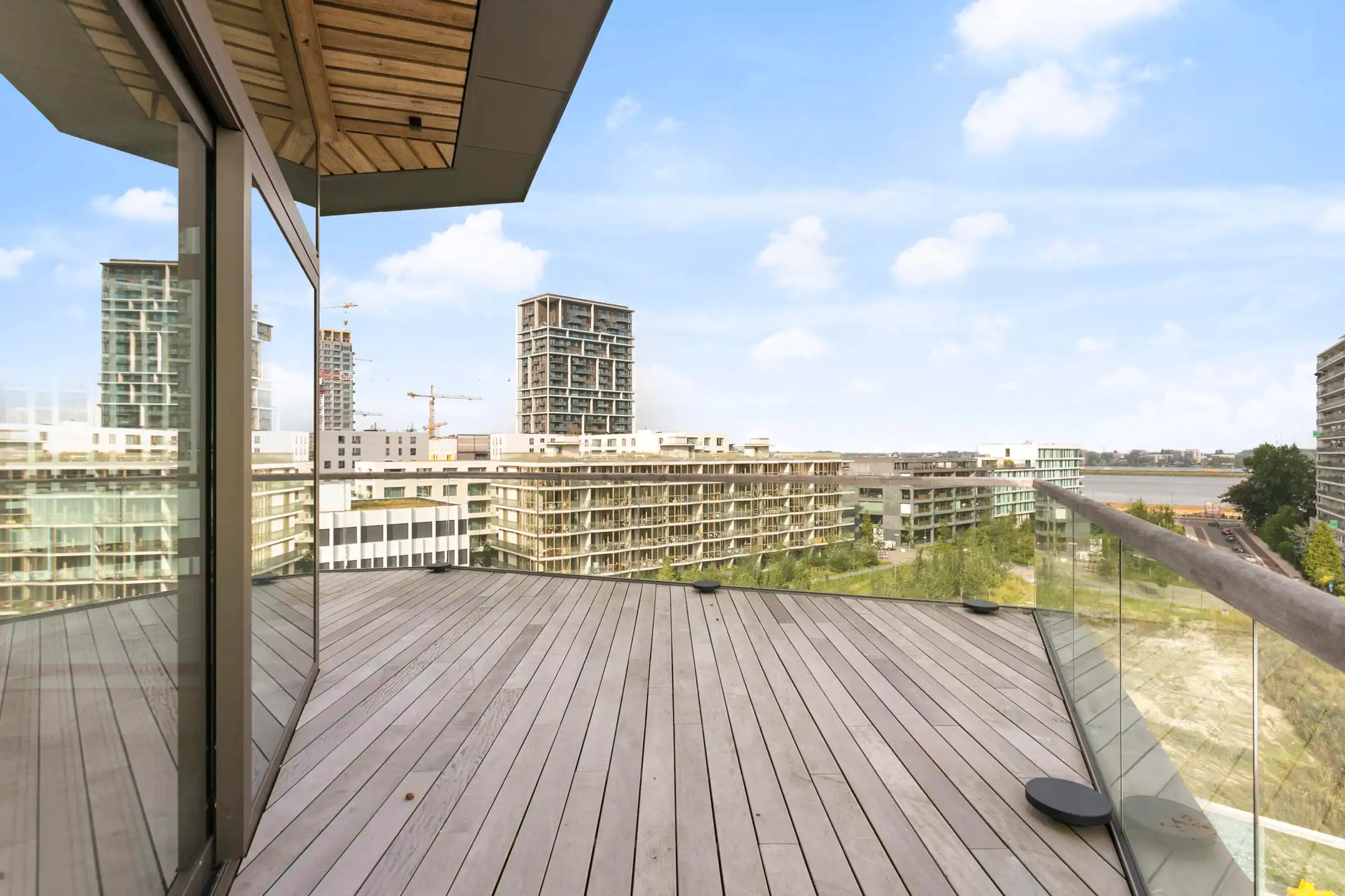 ANTWERPEN-ZUID - Luxueuze penthouse met riant terras en royale parkingfaciliteit foto 8