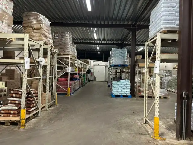 MULTIFUNCTIONEEL BEDRIJFSPAND MET KOEL-EN VRIESFACILITEITEN foto 17