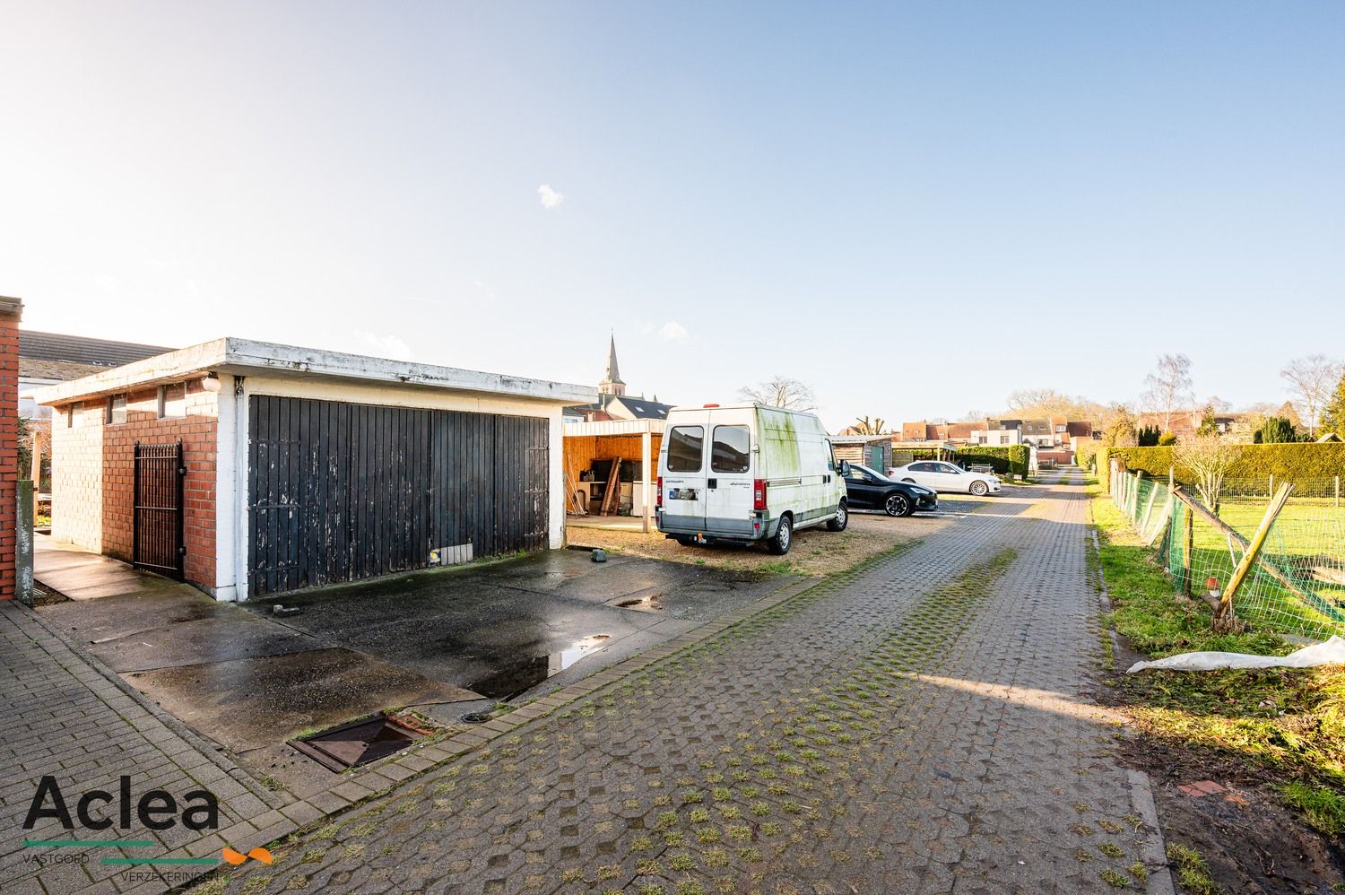 Te renoveren woning met 3 slpks, diepe tuin en garage achteraan met uitweg foto 32