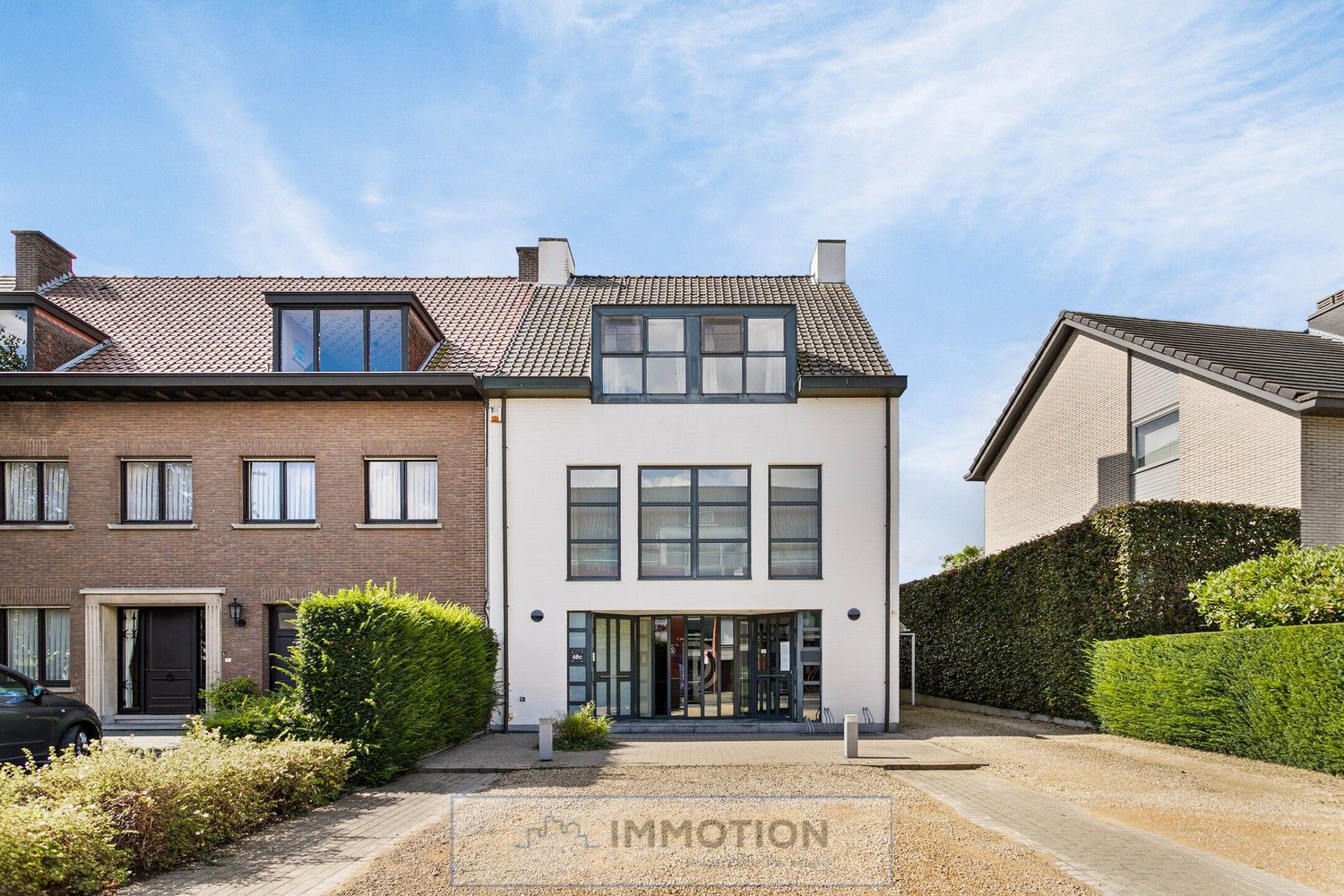 Te koop: Instapklare woning met kantoorruimte in hartje Zwevegem - KIJKDAG 5 OKTOBER, schrijf in via het contactformulier foto 1