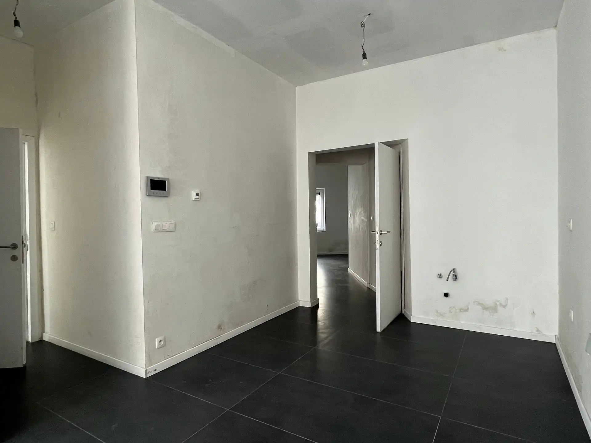 Vernieuwd  gebouw met 3 appartementen - gelegen nabij de Troonplaats! foto 10