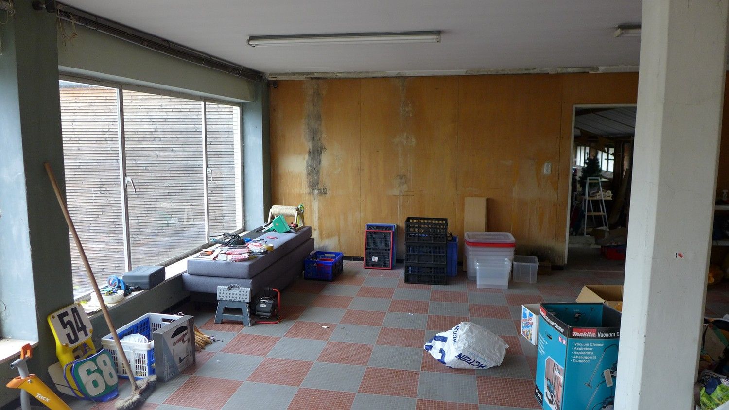 Bedrijfspand met terrein foto 16