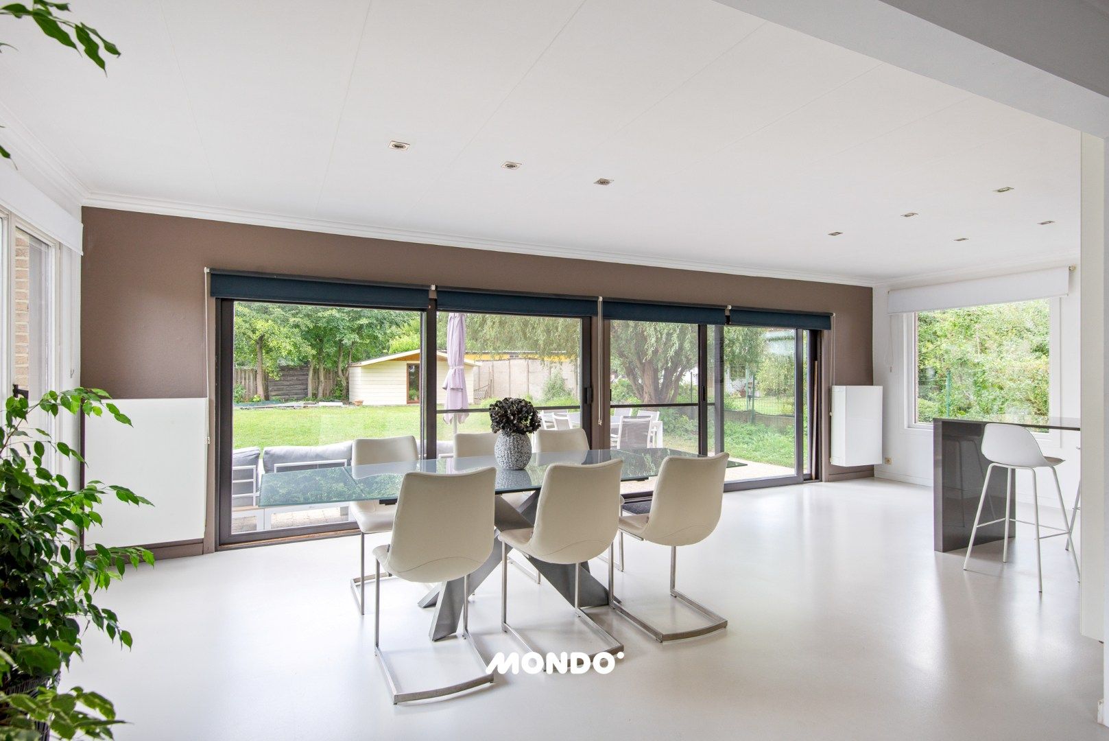 Gerenoveerde laagbouw woning! foto 10