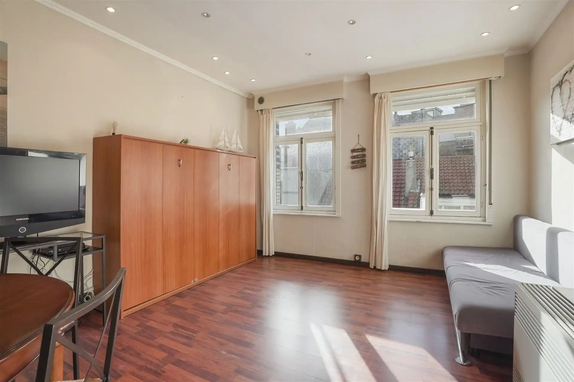 ZONNIG / VLAK AAN ZEEDIJK foto 4