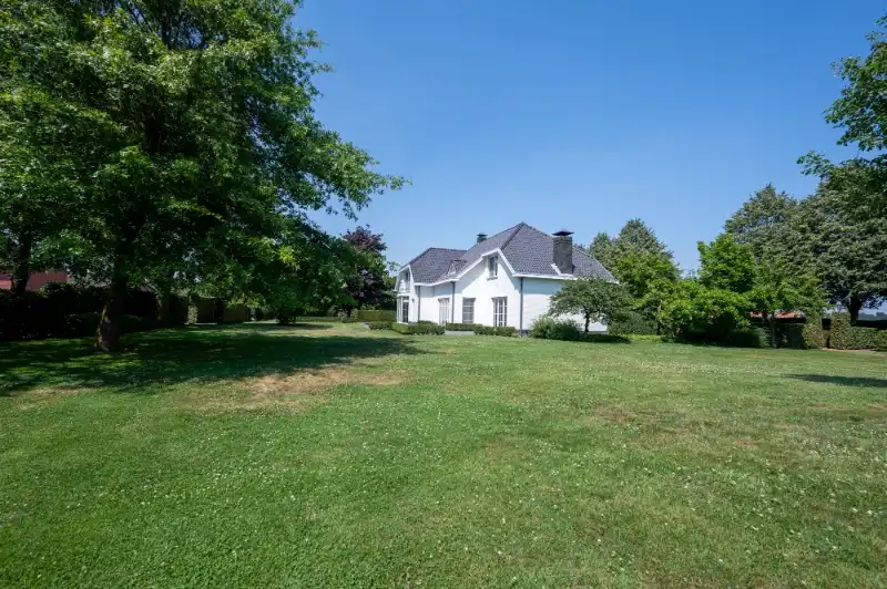 Villa te huur in agrarisch buitengebied van Essen, nabij de grens met Nederland. foto 33