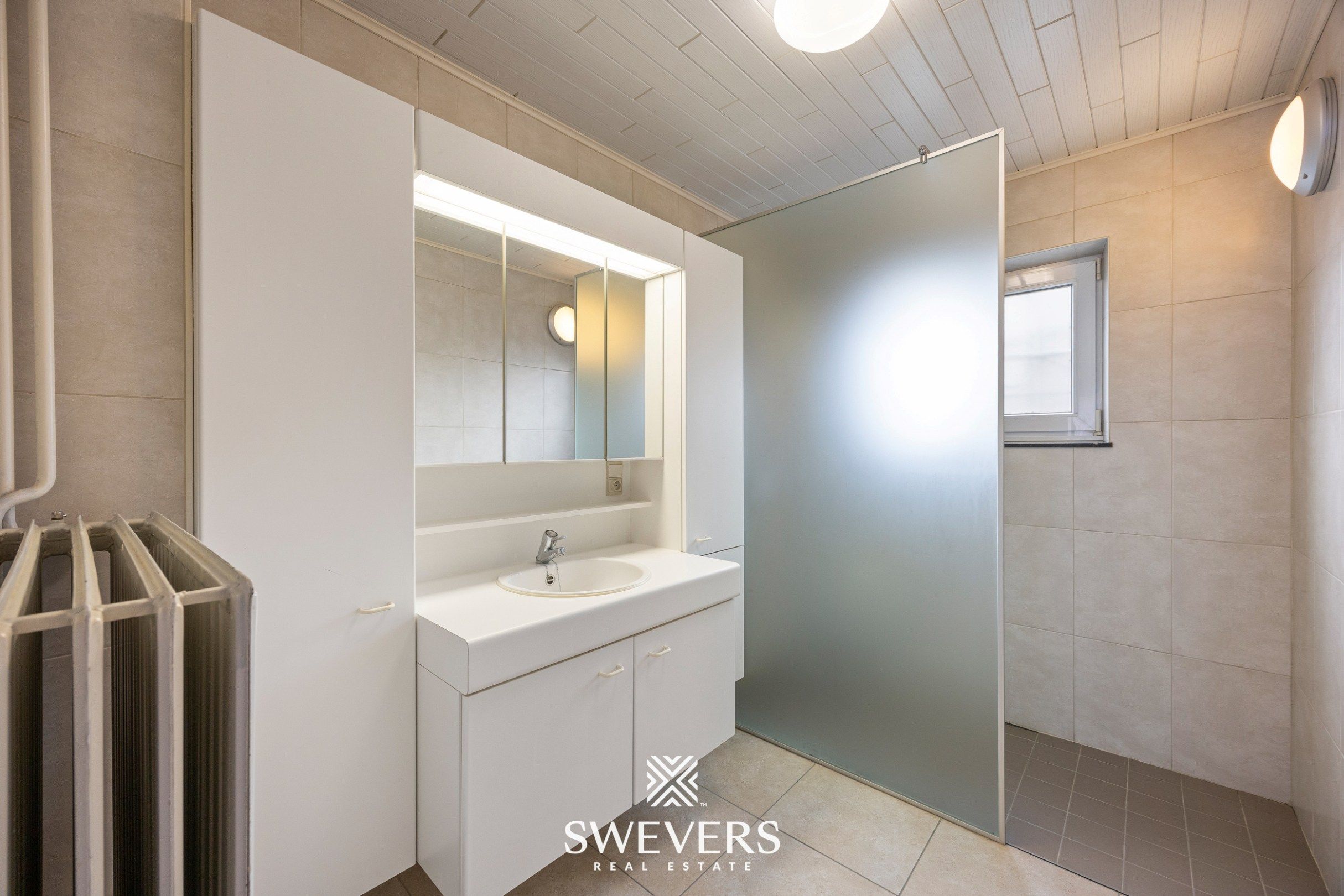 Te renoveren ruime gezinswoning met vijf slaapkamers en uitbreidingsmogelijkheden foto 23