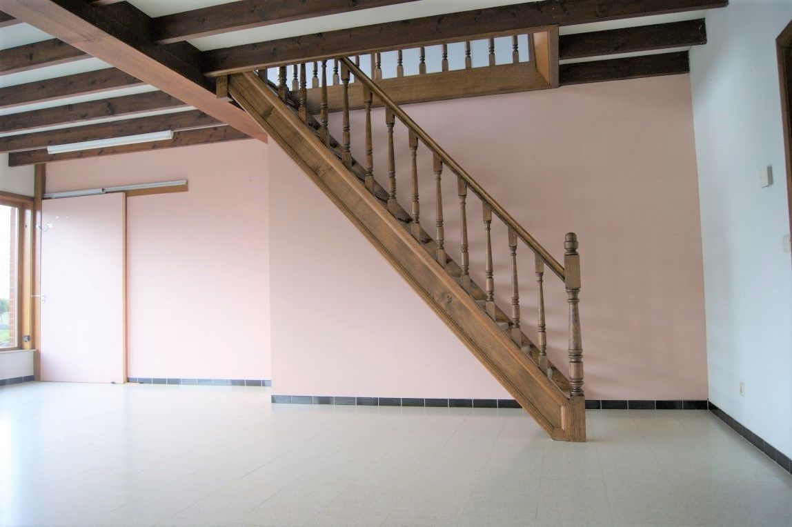 Winkelruimte/kantoor (met atelier, opslag en parking), Kortemark foto 8