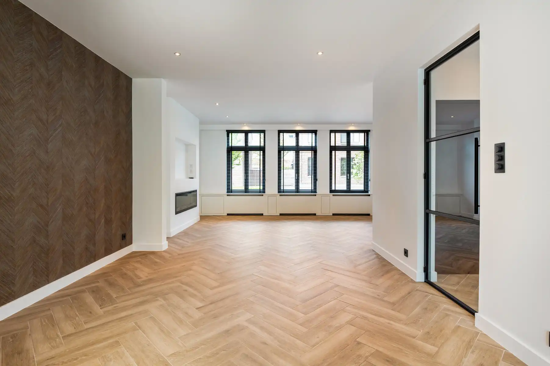 Instapklare gezinswoning met 4 slaapkamers, tuin en garage foto 15