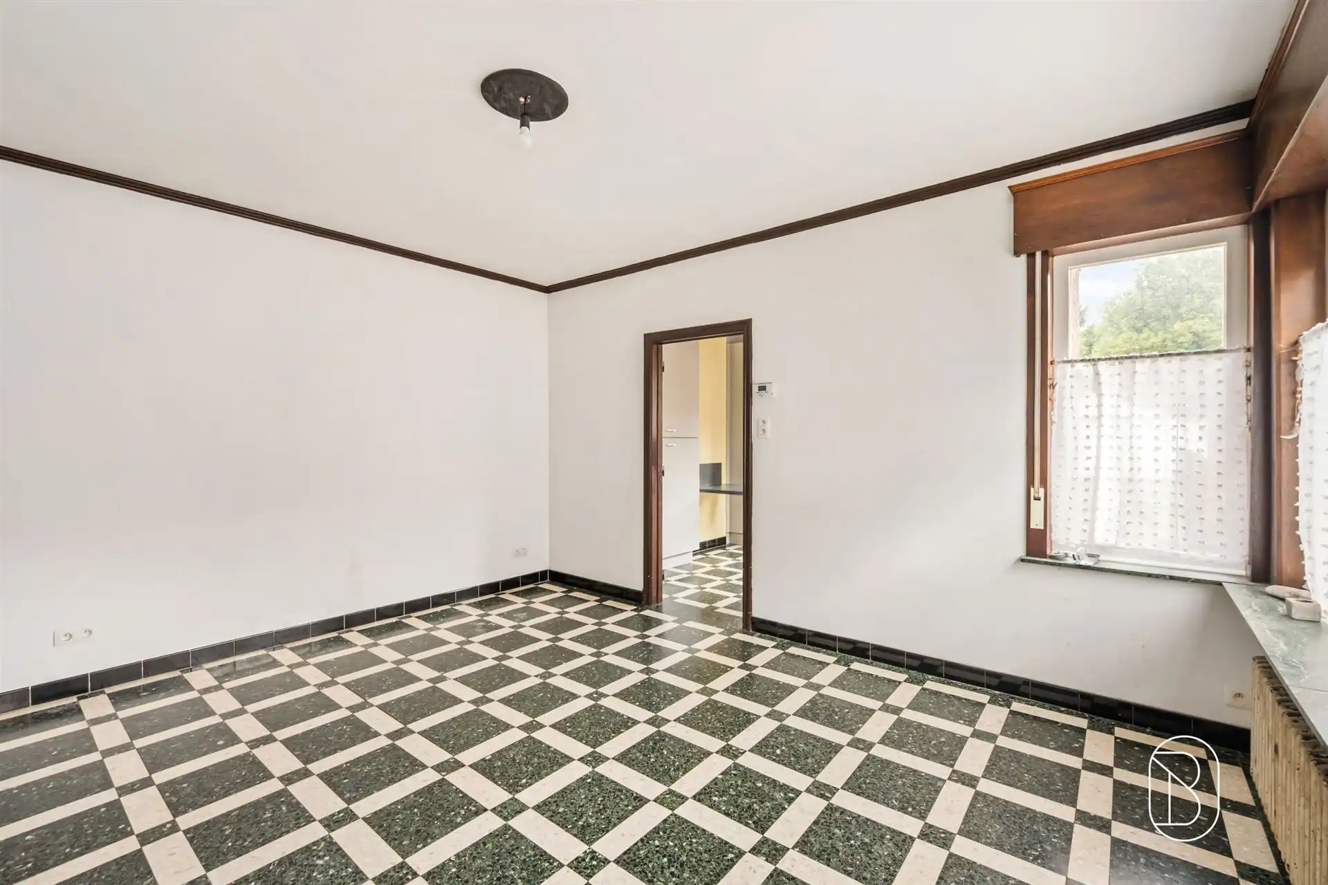 Groot huis met opslagruimte in het hart van Moeskroen foto 10