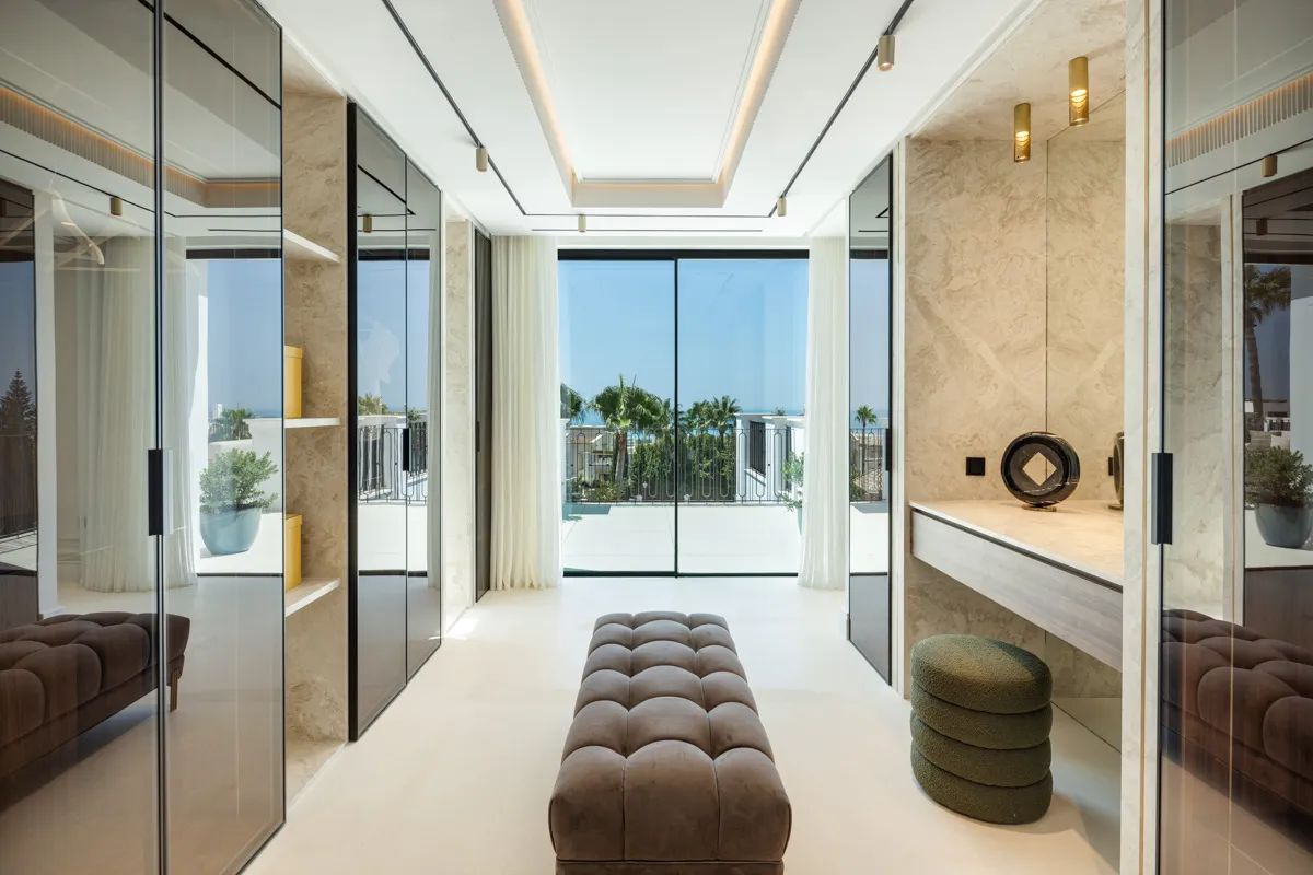 Exclusieve villa in Sierra Blanca met ruime tuin en zwembad – luxe levensstijl op zijn best foto 19