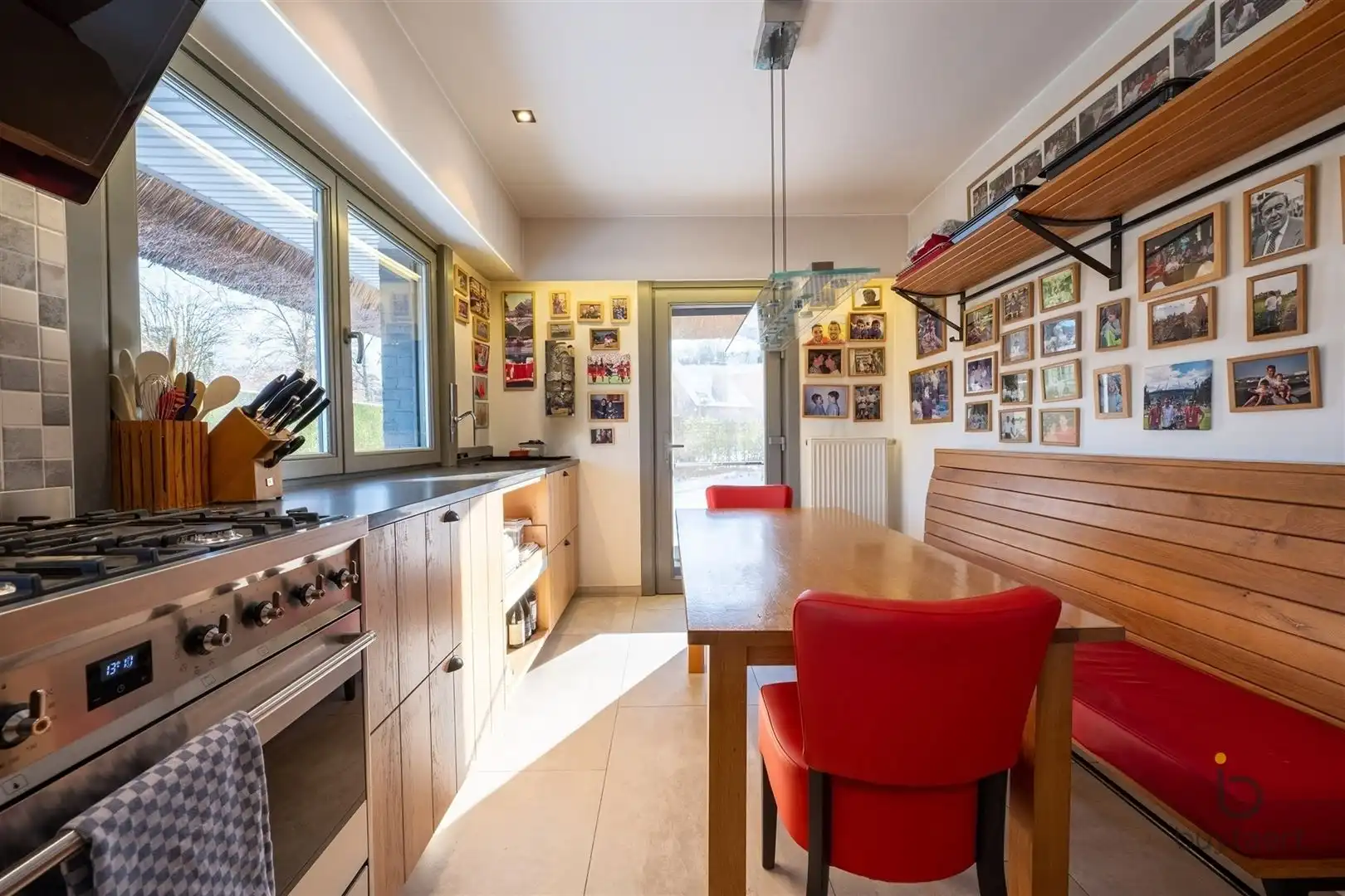 Villa met praktijk of  kangoeroewoning en Zuid - West tuin. foto 10