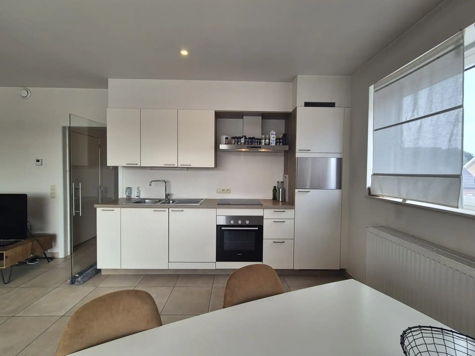 Gunstig gelegen ruim éénslaapkamer appartement met leuk terras. foto 6