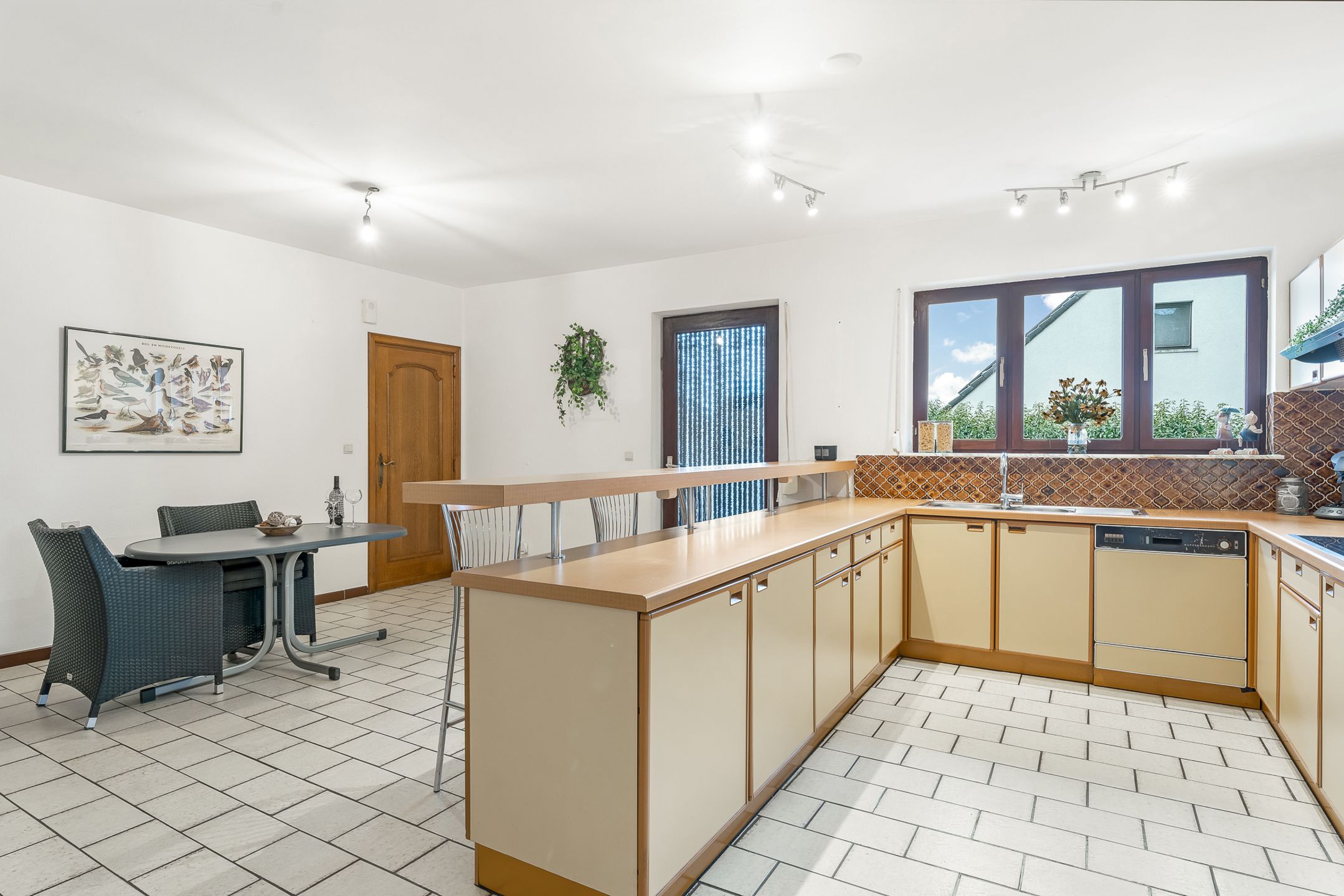 Woning met ruime bijbouw van 200m2 te Diepenbeek foto 17