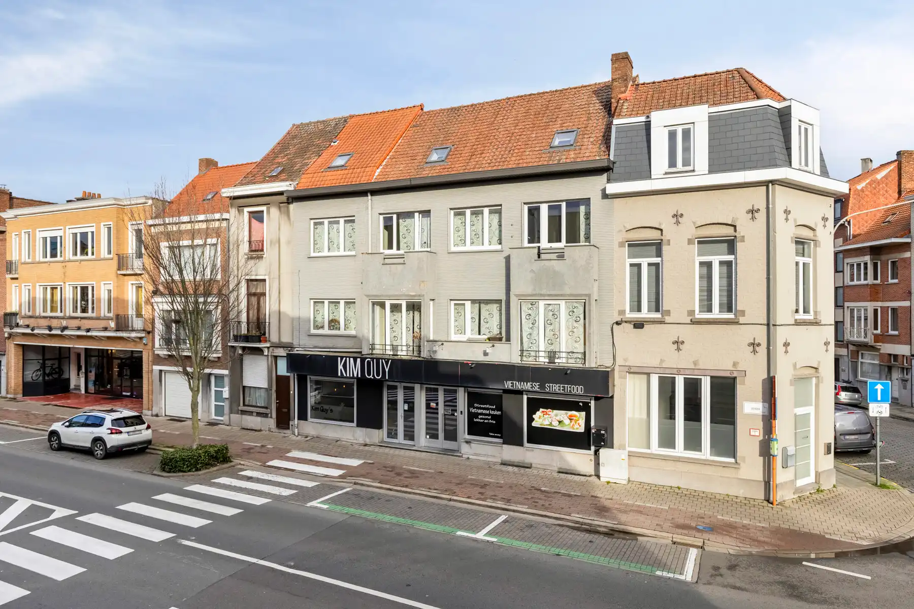 Handelsgelijkvloers met bovenliggende woonst! foto {{pictureIndex}}