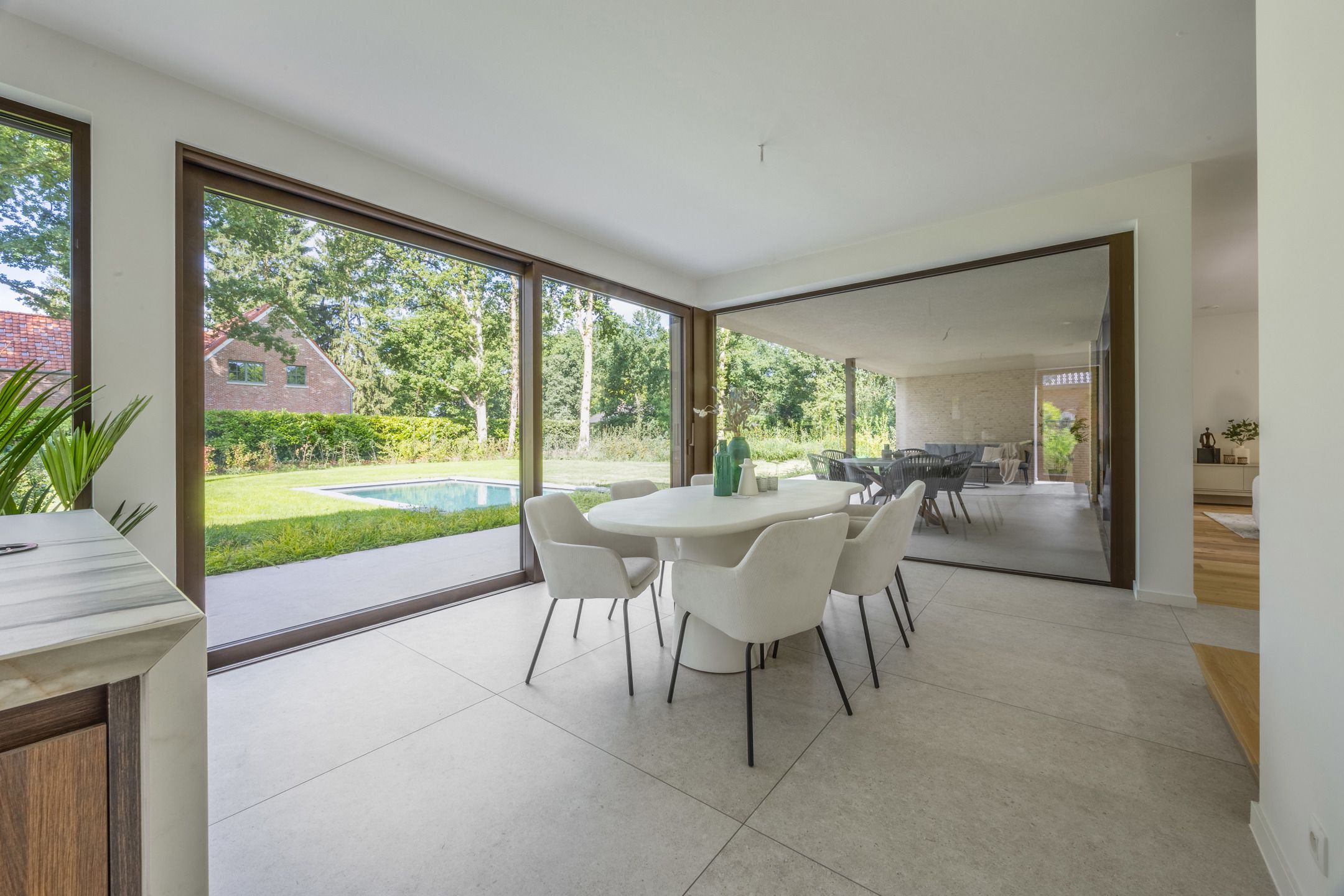 Luxe nieuwbouwwoning met zwembad op toplocatie Halle-Zoersel foto 11