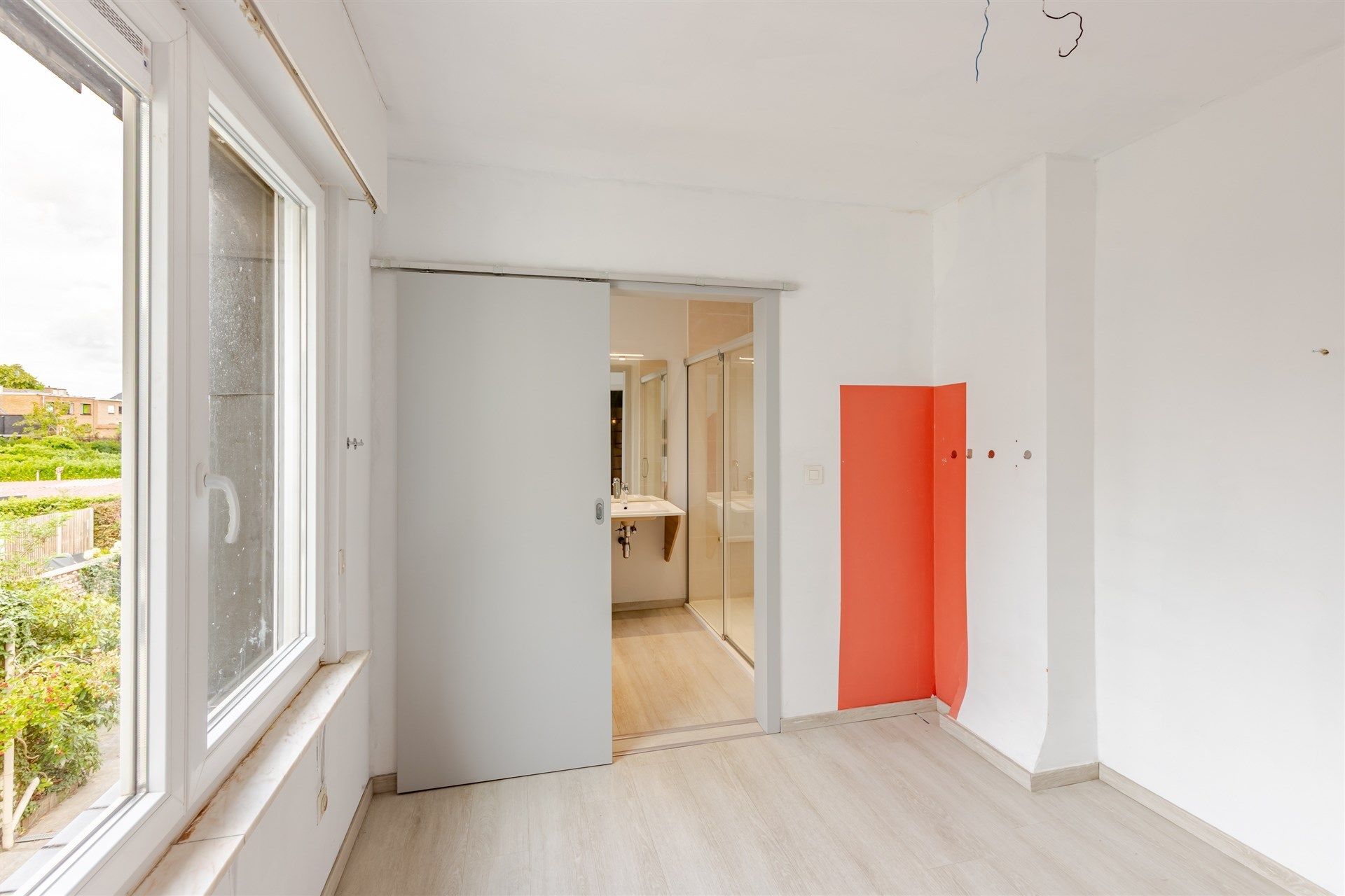 Te renoveren dubbelwoning met veel potentieel foto 19