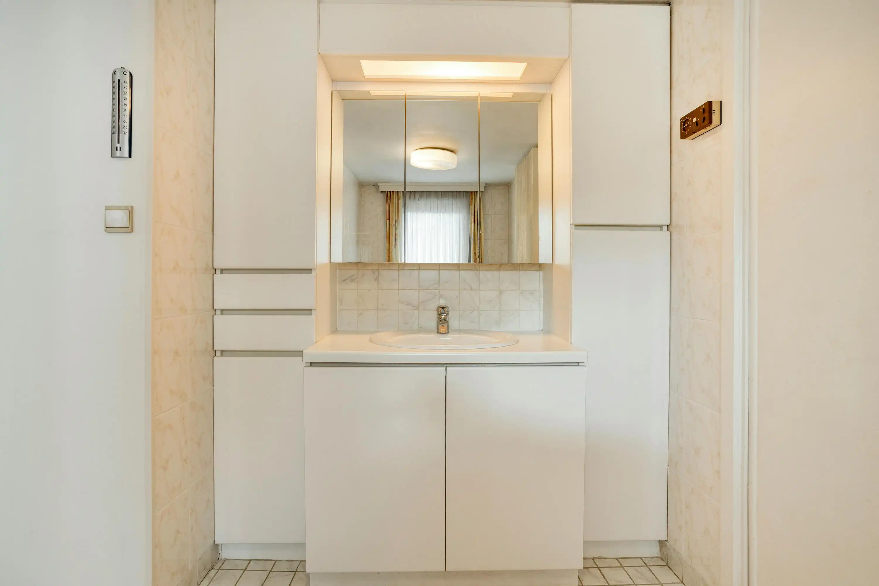 Ruime woning in Ieper met stadstuin en inpandige garage  foto 17