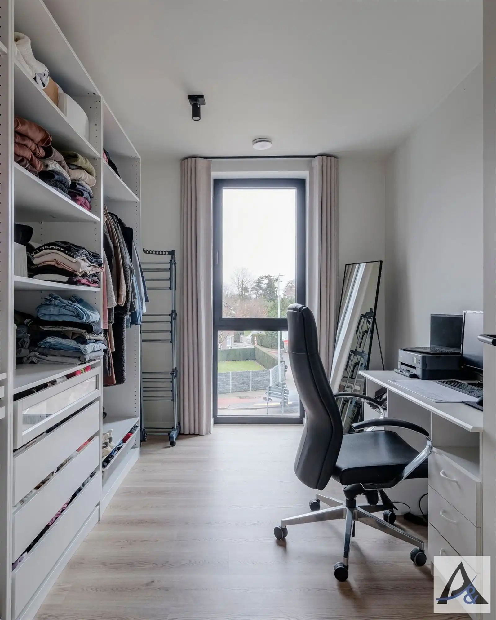 Appartement met 2 slaapkamers, ondergrondse autostaanplaats en kelderberging foto 28