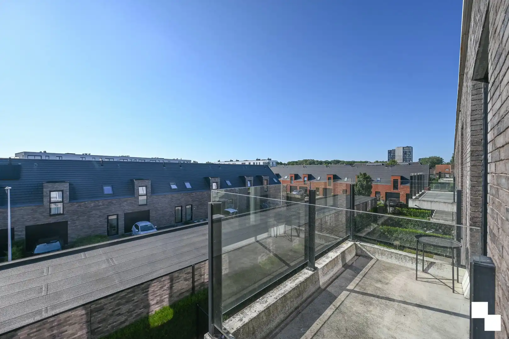 Instapklaar appartement met divers maatmeubilair te Izegem (Emelgem) foto 22