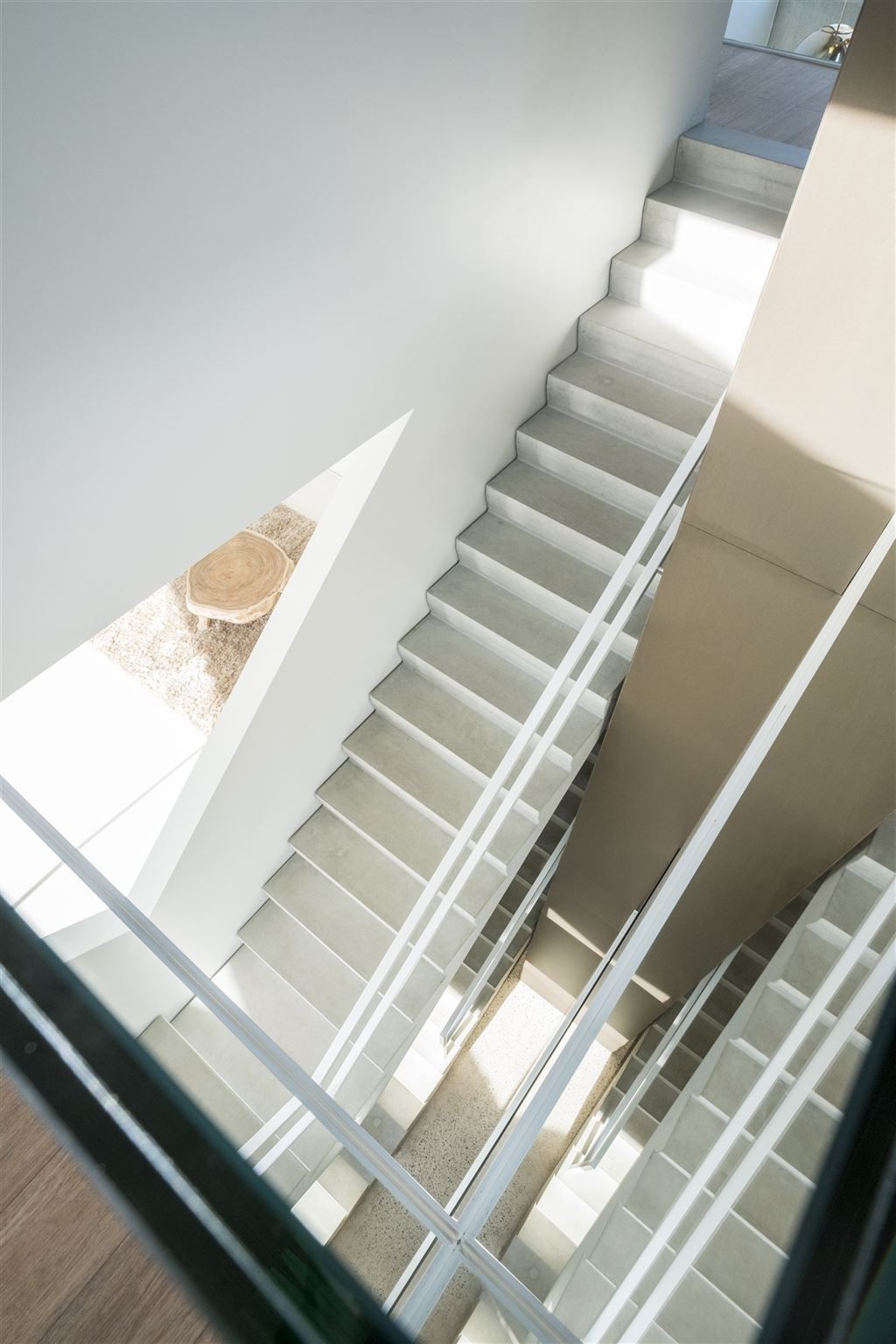 Strakke en moderne villa met high-end afwerking foto 17