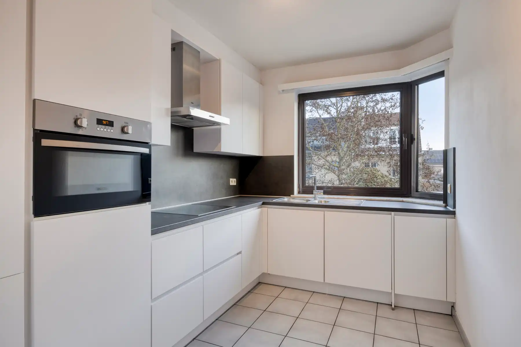 Ruim appartement met drie slaapkamers in centrum Wommelgem. foto 4