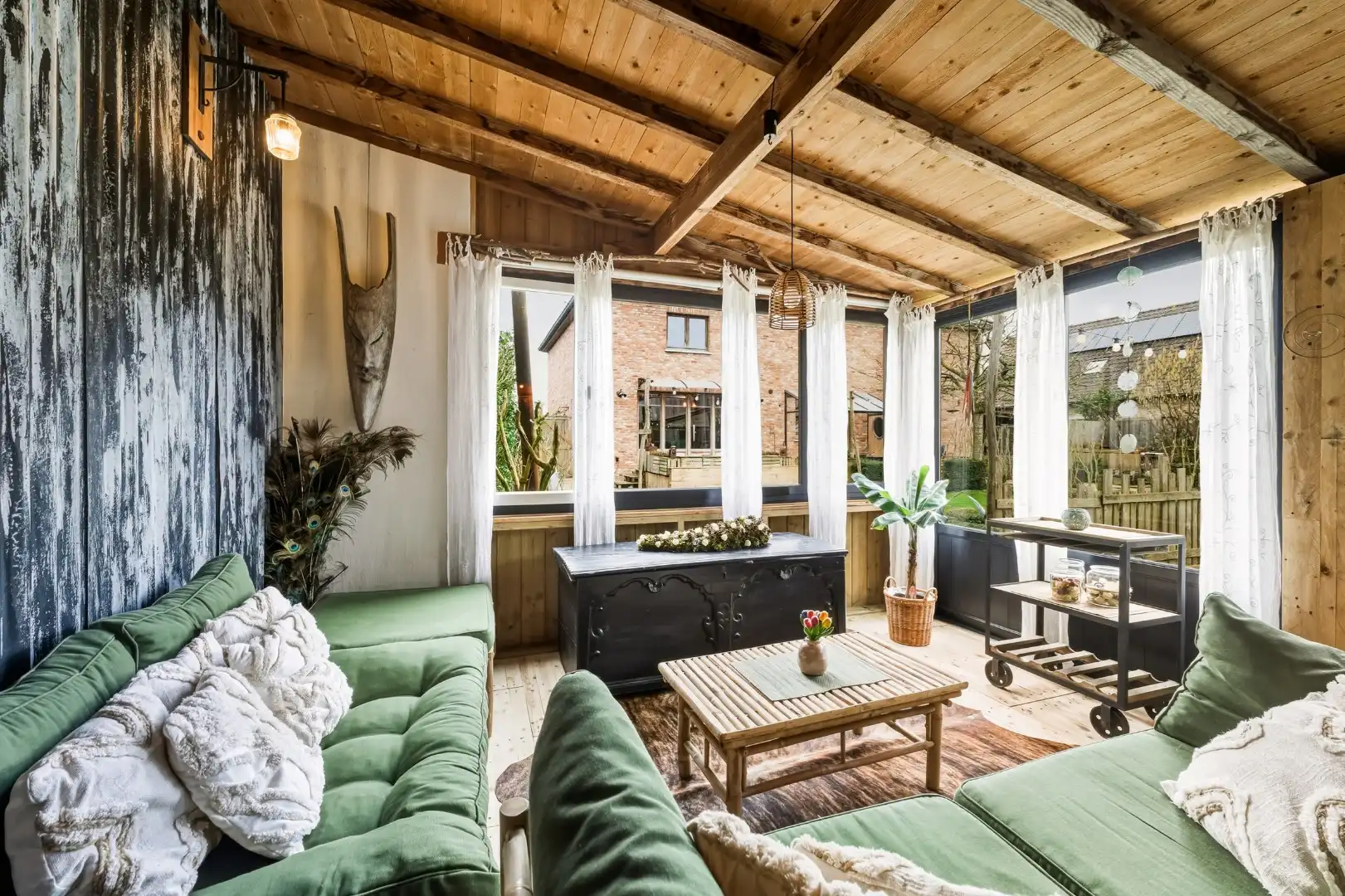 Charmante woning met o.a. 5 kamers en bureau foto 27