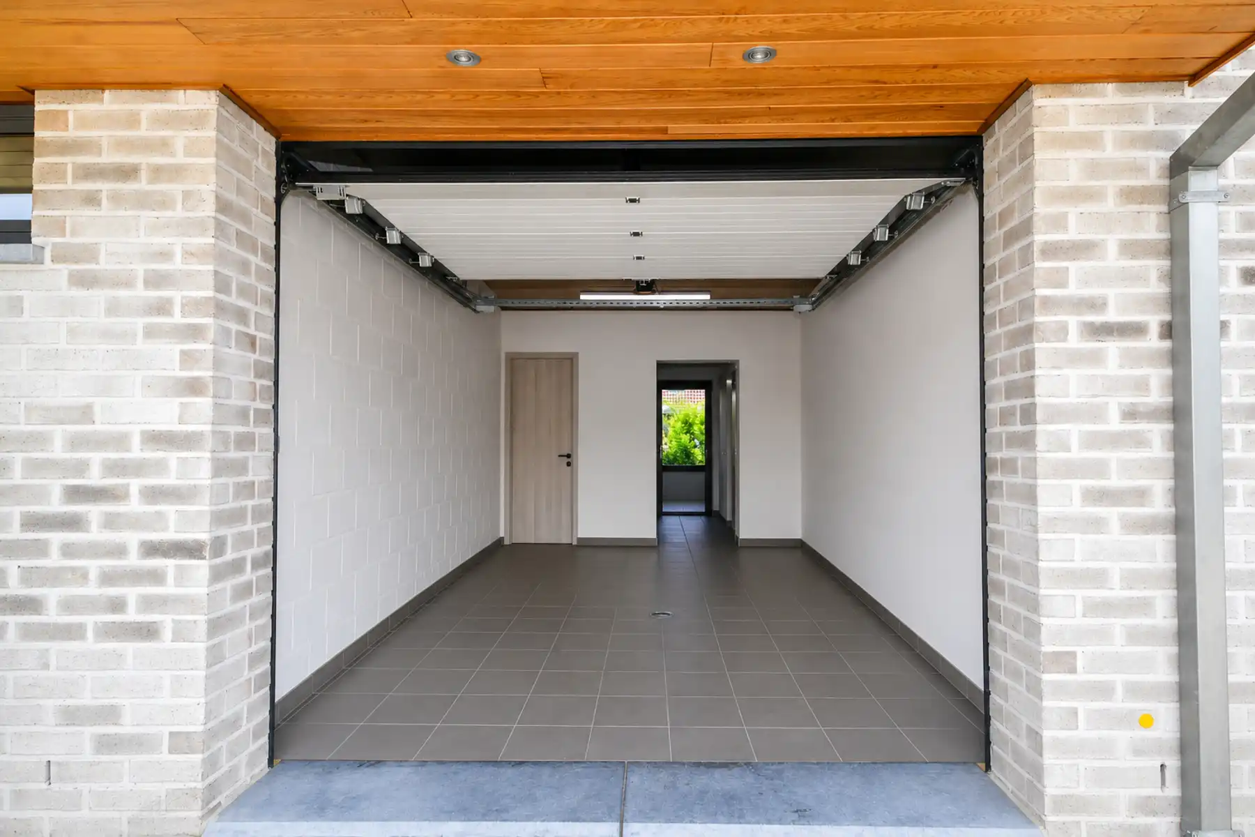 recente ruime woning met 3 slaapkamers, garage en tuin  foto 11