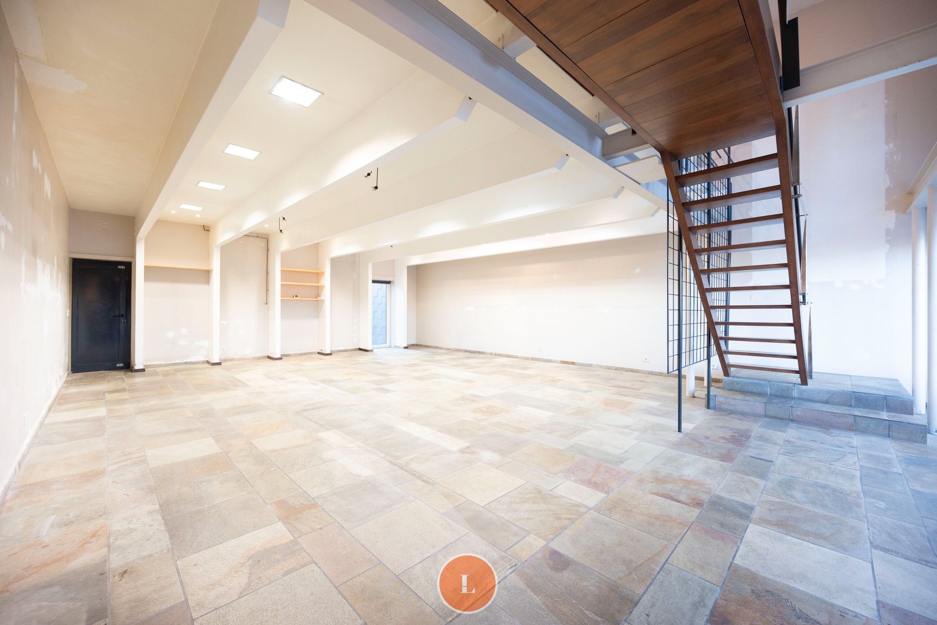 Handelspand met tuin op commerciële ligging in Menen foto 4