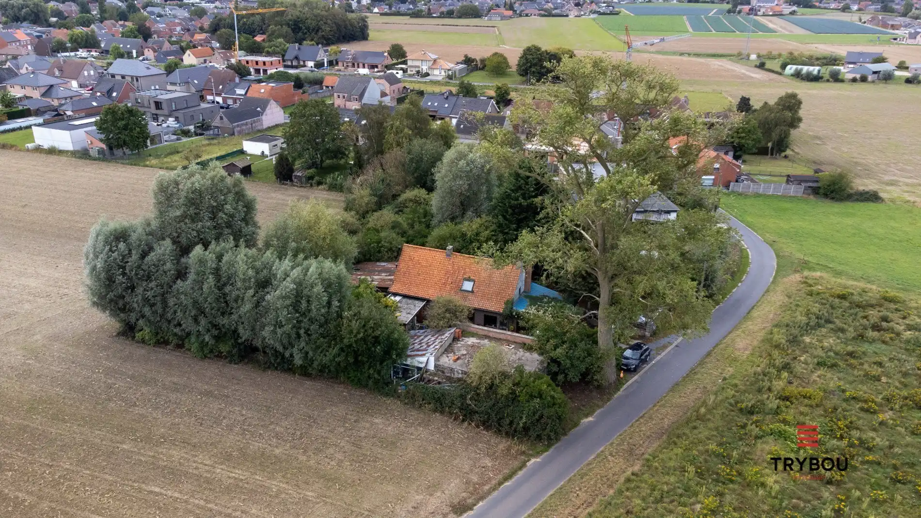Landelijk gelegen woning met panoramische vergezichten op 2674m² foto 2