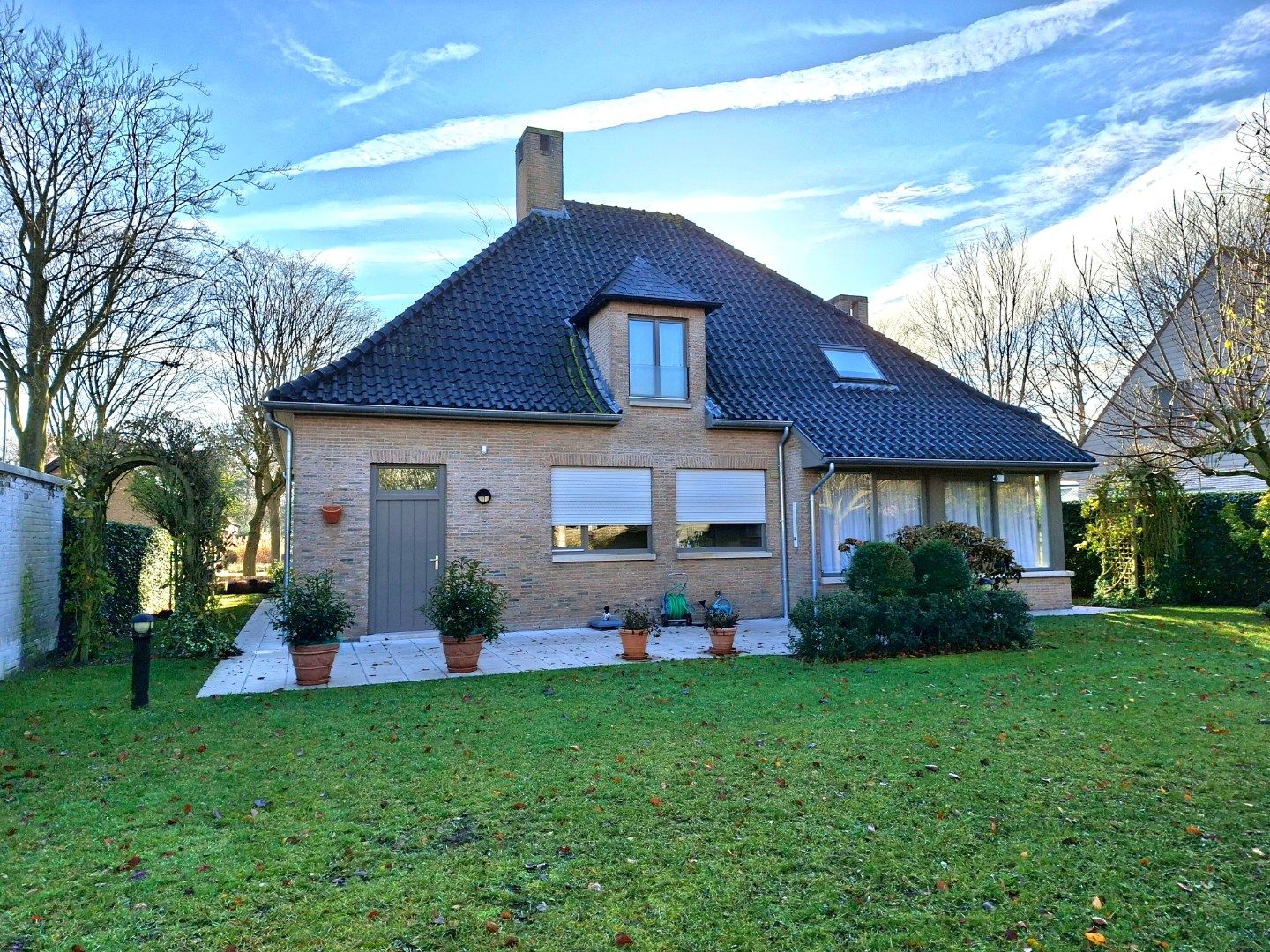 Residentieel gelegen villa foto 4