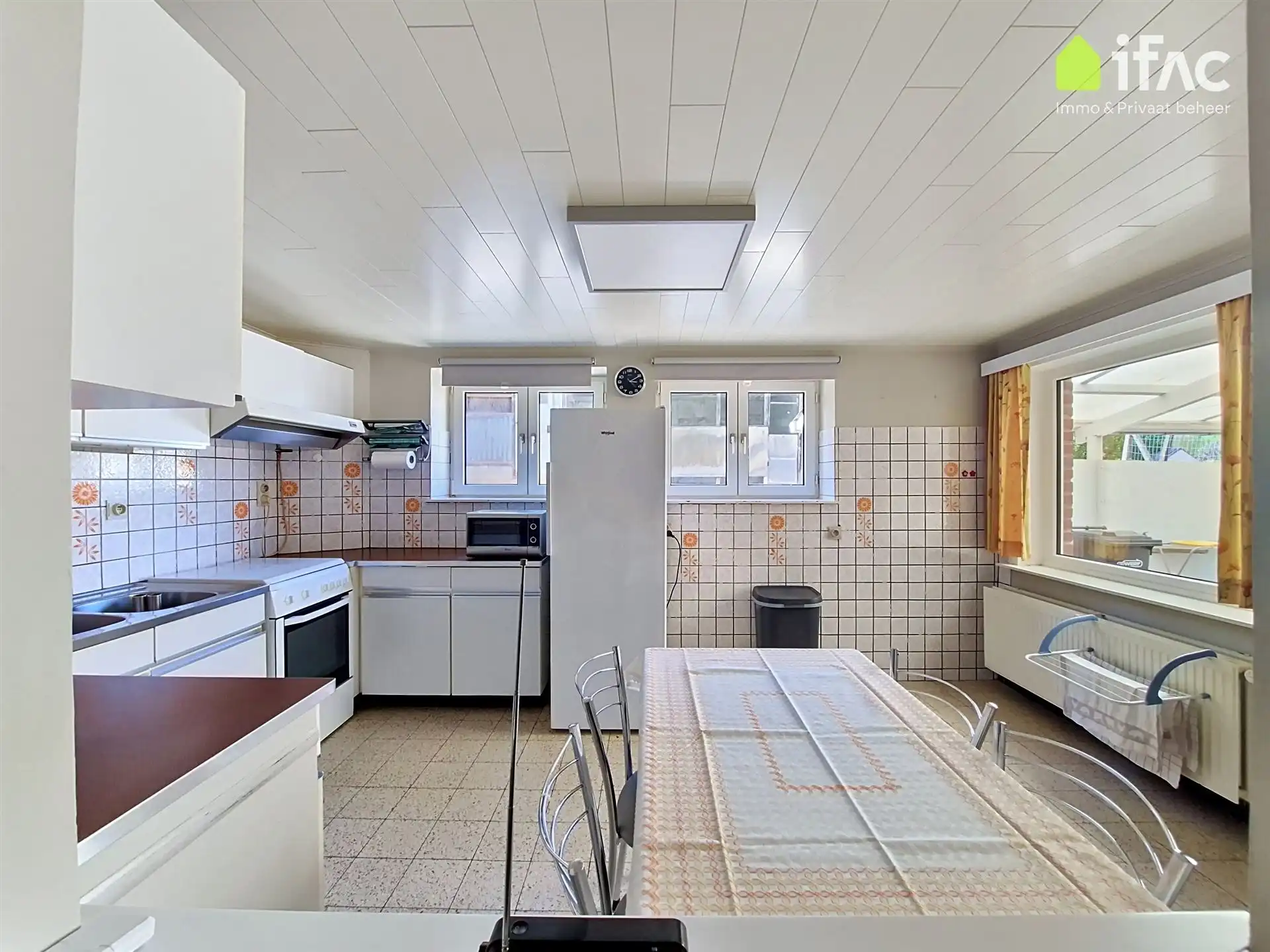 Te renoveren woning met recente ruime loods  foto 9