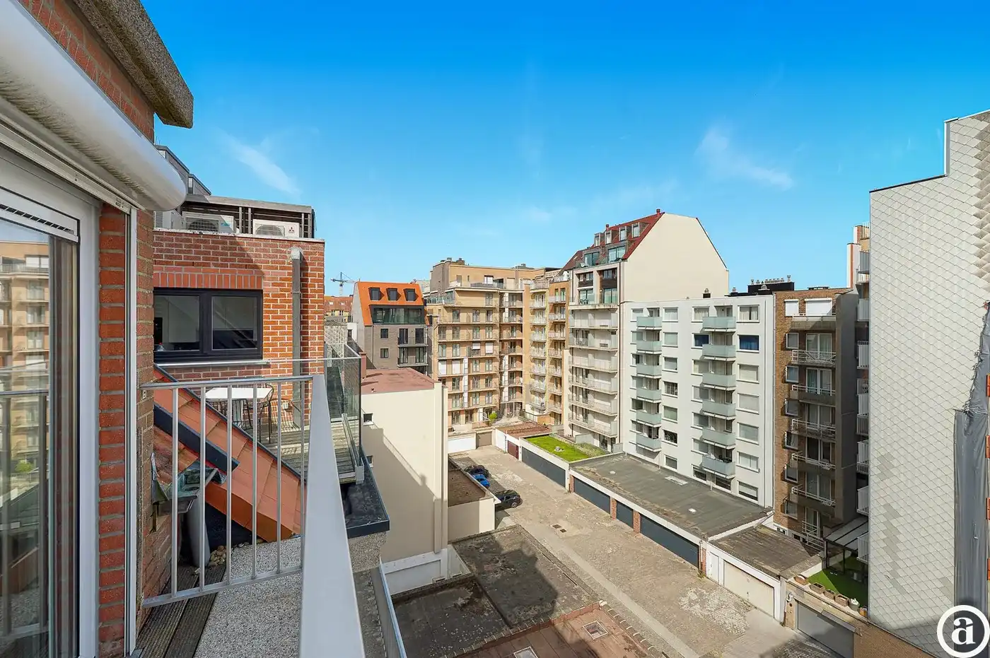 Zonnig gerenoveerd duplex penthouse appartement te Zoute.  foto 15