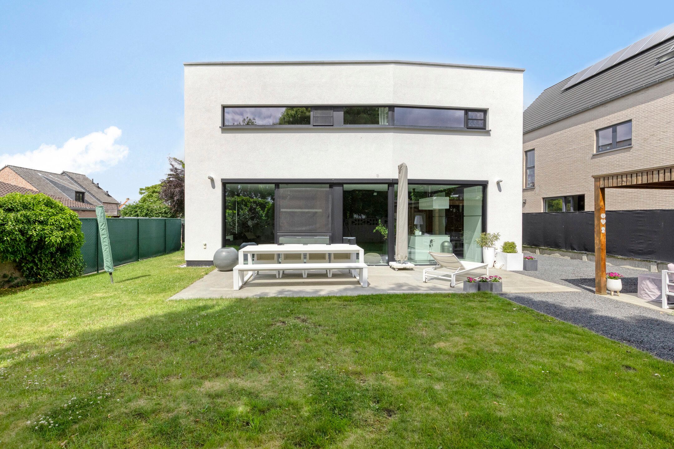 Prachtige villa in doodlopende straat foto 26
