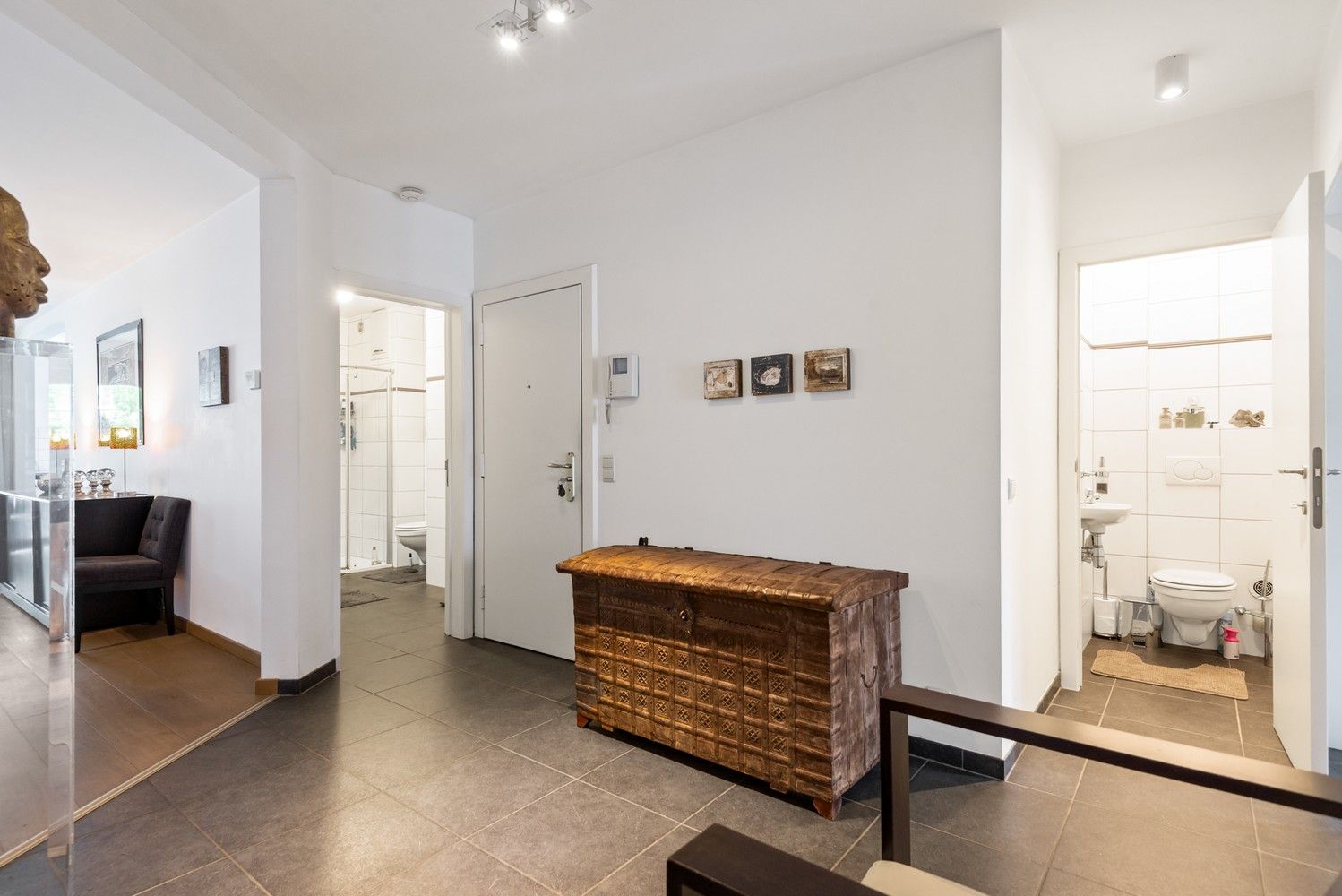 Instapklaar 3SLPK appartement met 2 terrassen en garagebox in Berchem! foto 2