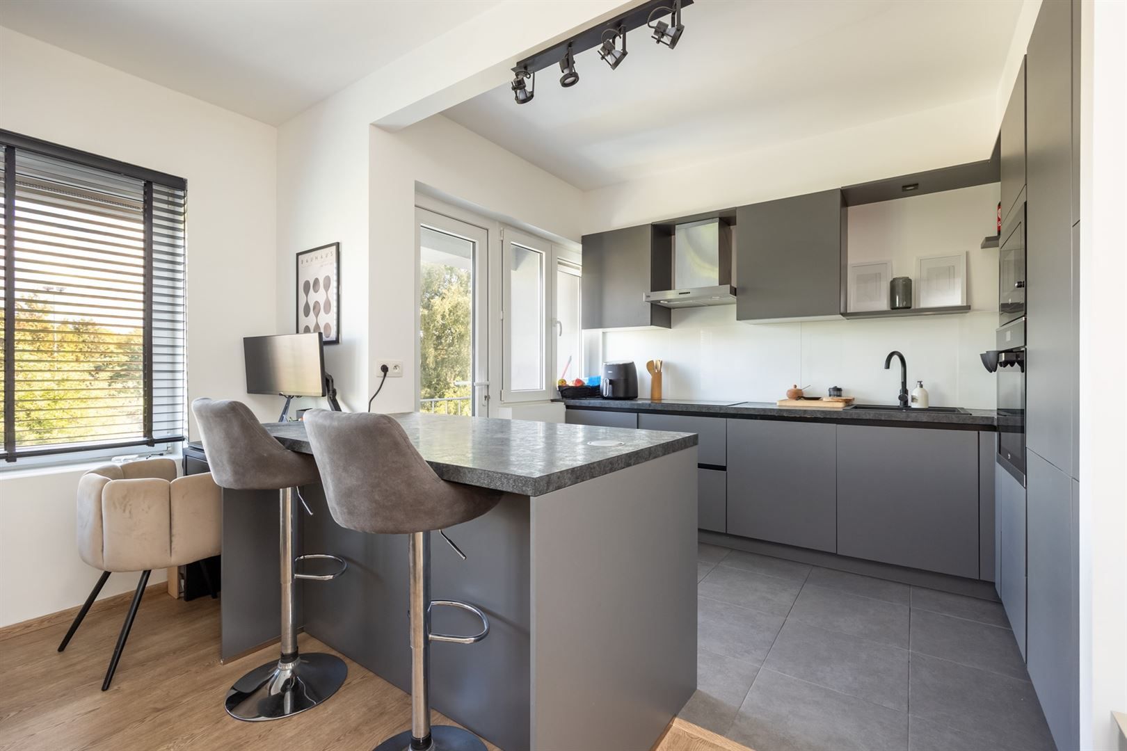 Instapklaar pareltje tussen de parken foto 6