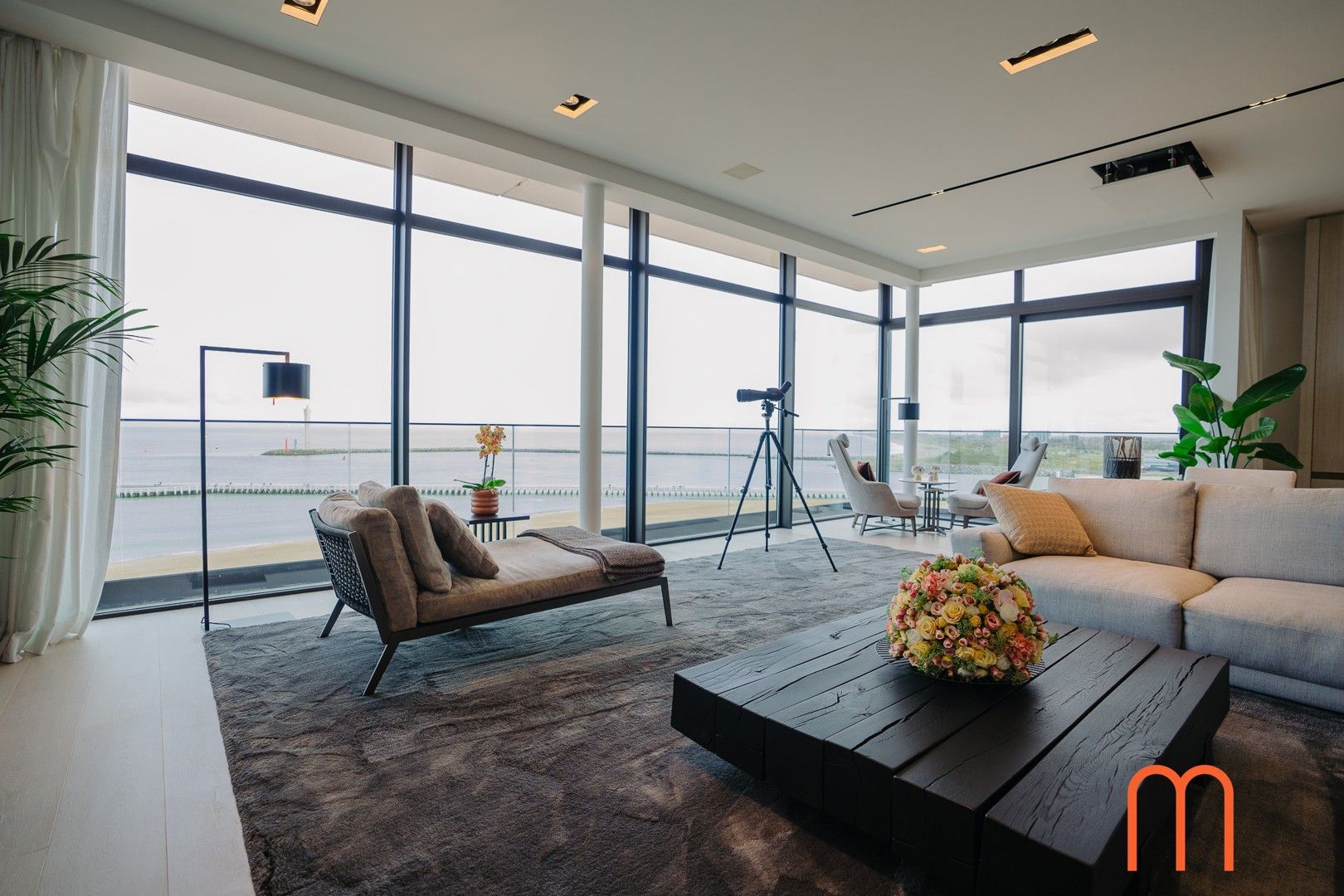 Exclusieve penthouse van 316 m² in residentie Royal Phare met adembenemend zicht op zee. foto {{pictureIndex}}
