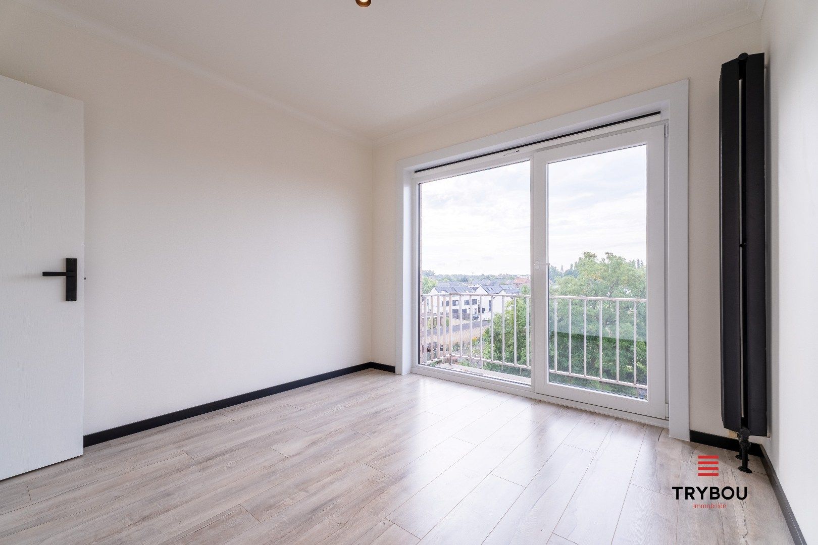 Volledig gerenoveerd 2-slaapkamerappartement te huur – rand centrum Ieper foto 14