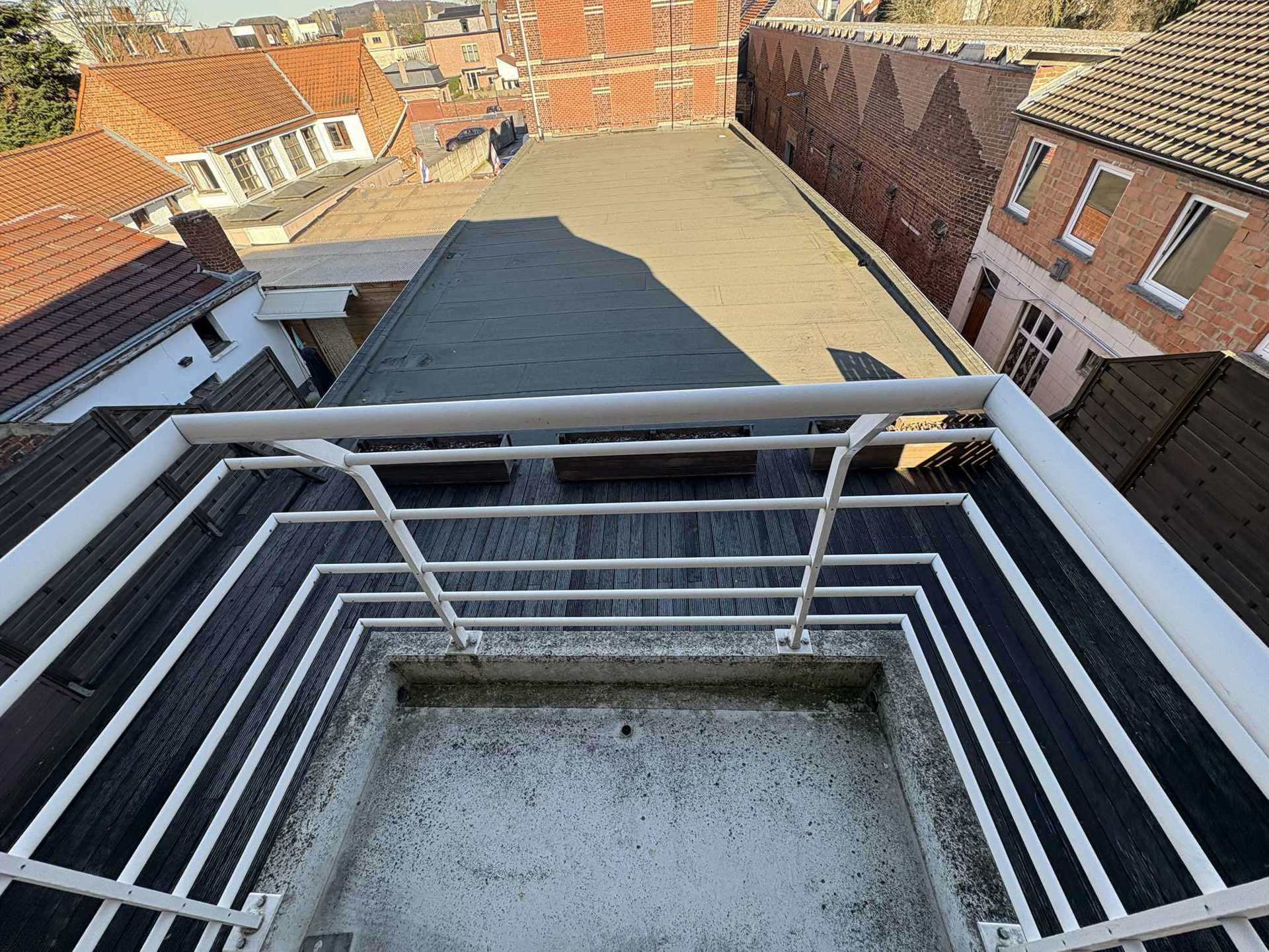Ruim appartement met autostaanplaats foto 15