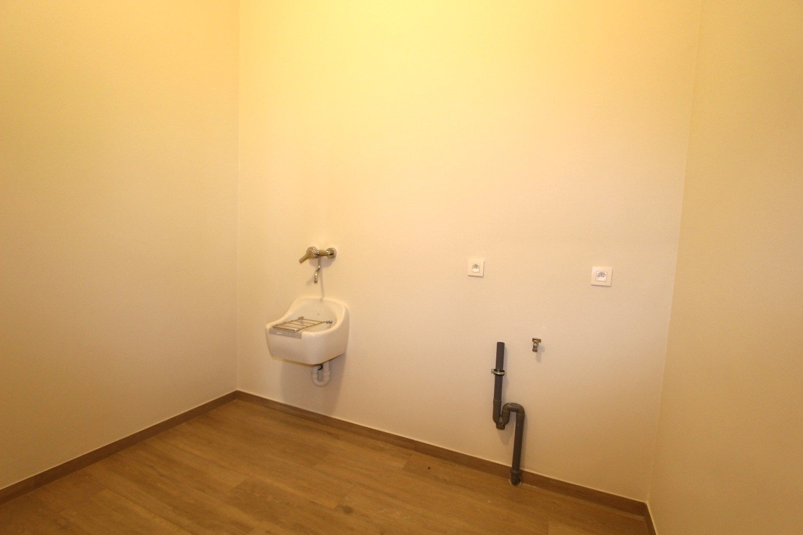 LUXE GELIJKVLOERS APPARTEMENT MET GROOT TERRAS foto 16