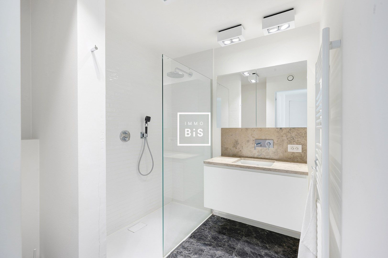 Ruim hoekappartement met zonneterrassen in de recente residentie Cap Horn foto 25