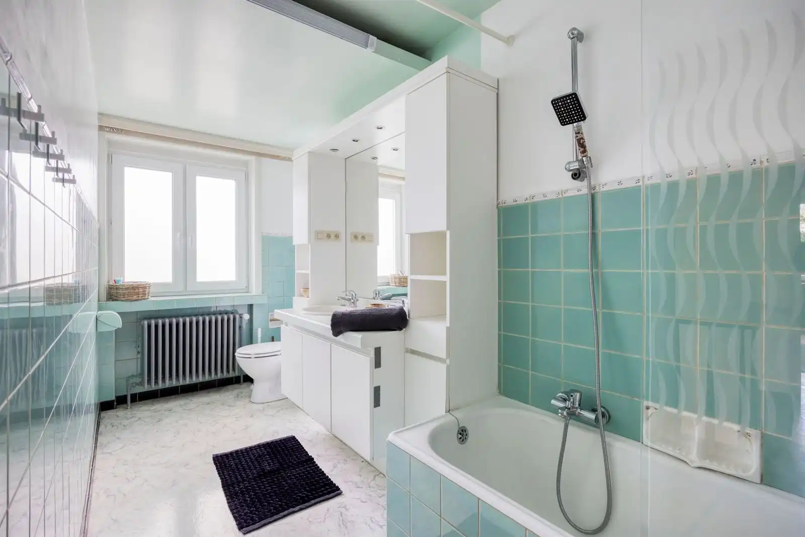 Ruime villa (230m²) met 3 slaapkamers + bureau op 6a 38ca foto 19