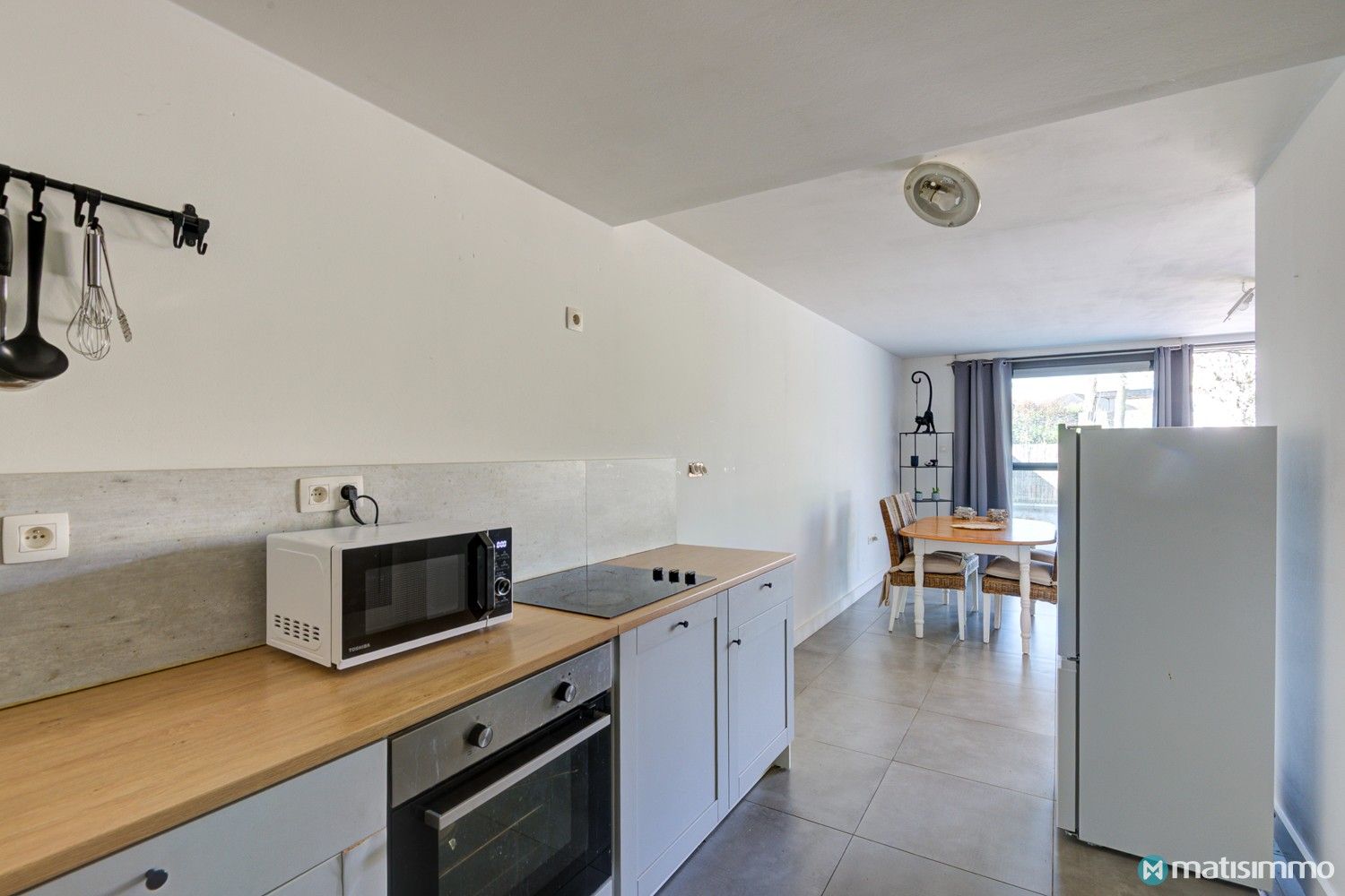 GERENOVEERD, INSTAPKLAAR GELIJKVLOERS APPARTEMENT MET 2 SLAAPKAMERS OP RUSTIGE LIGGING IN AS foto 12
