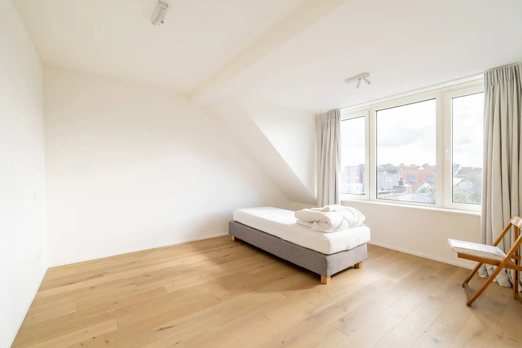 Exclusief: vernieuwde woning in charmant doodlopend straatje foto 16