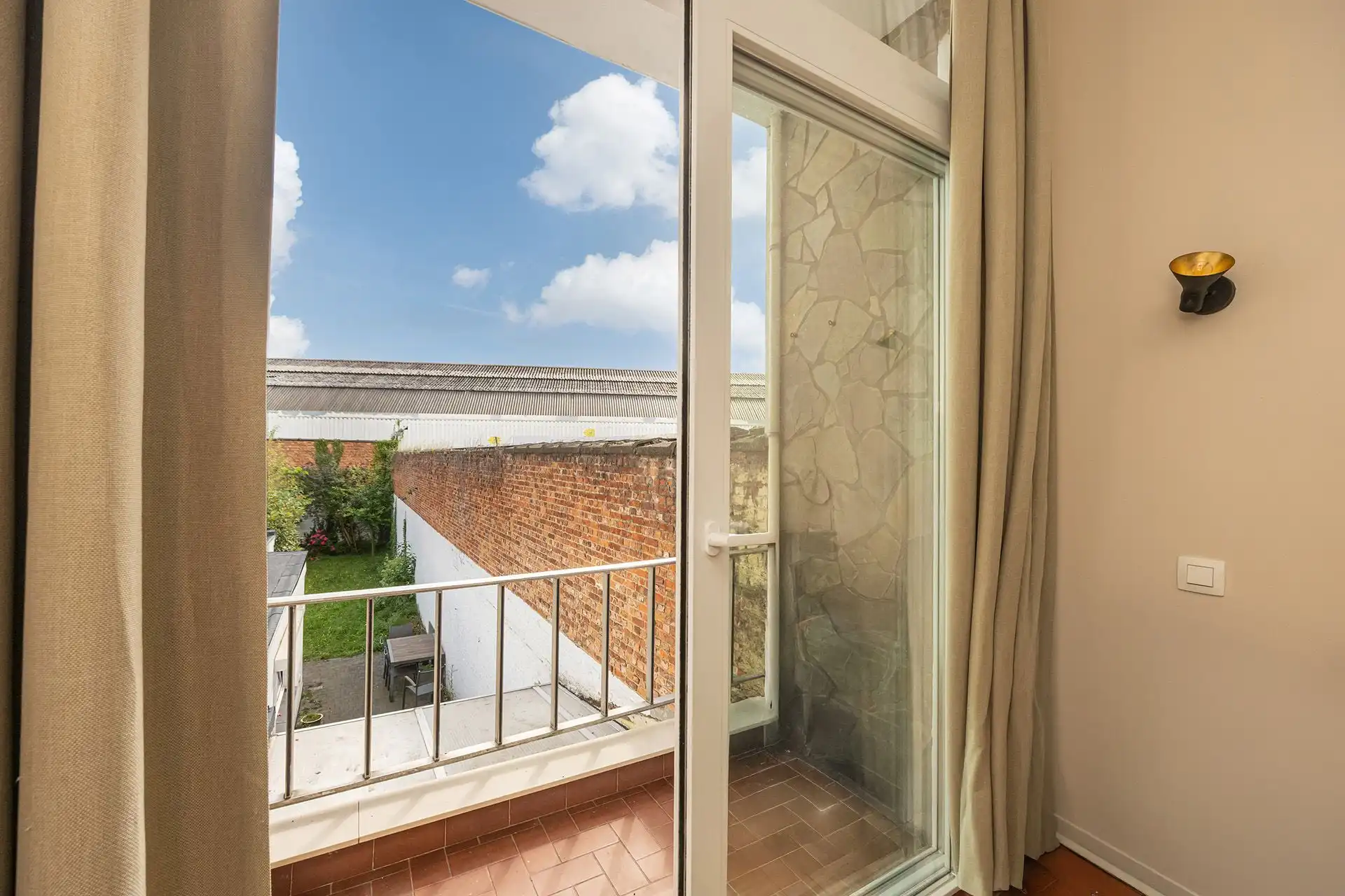 Gerenoveerd tweeslaapkamer appartement te Deurne-Zuid foto 11